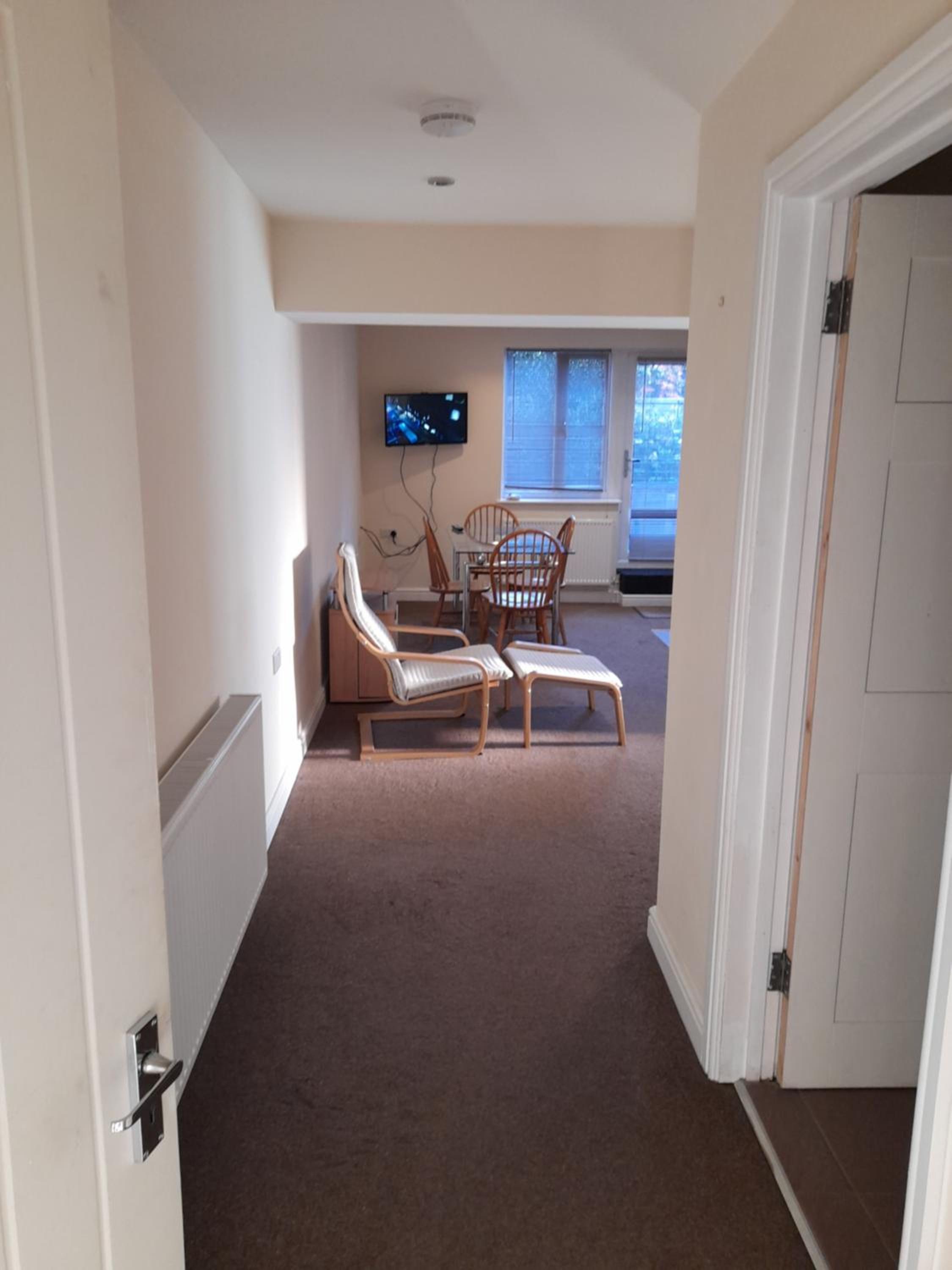 One-Bedroom Apartment - Photo 1