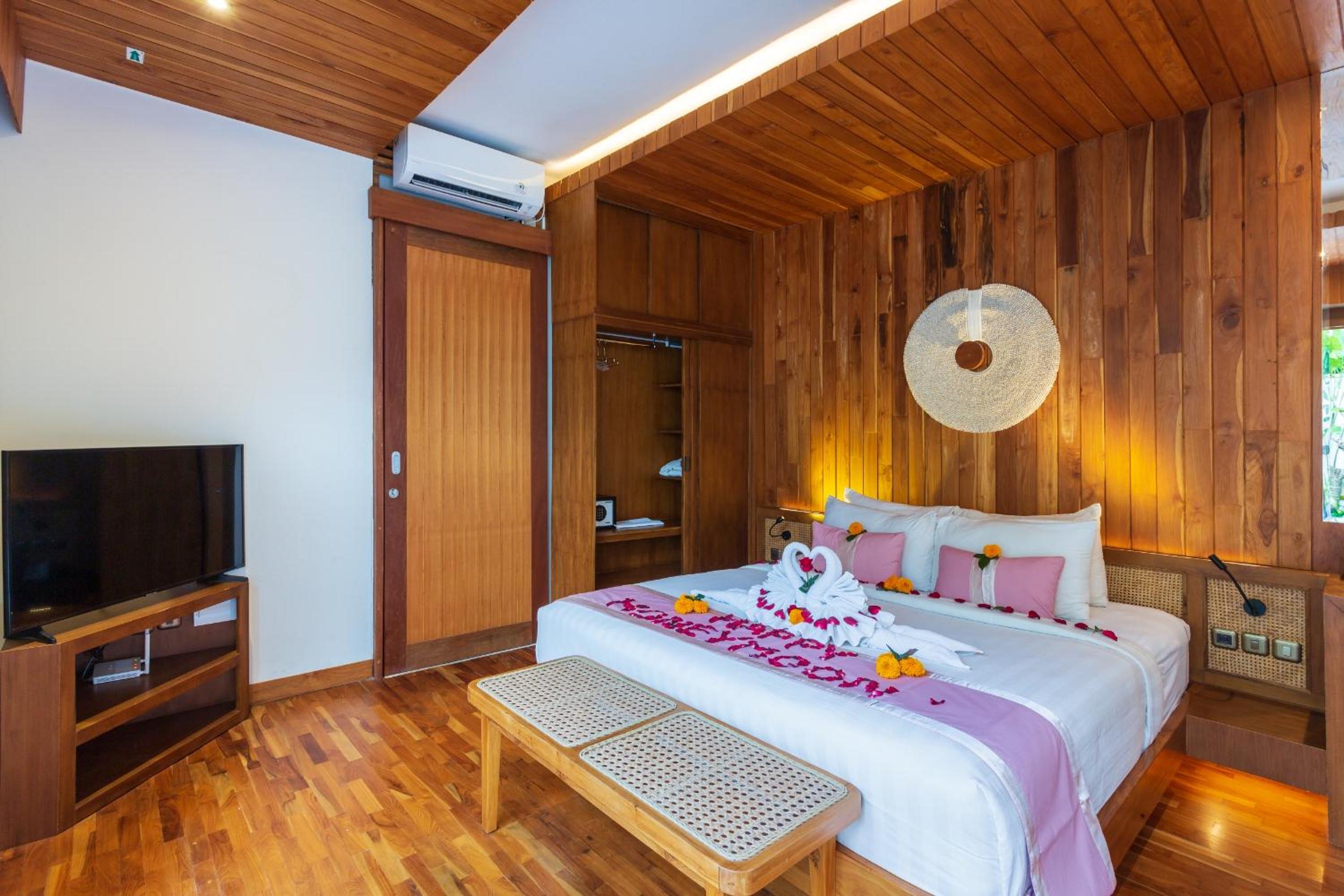One-Bedroom Villa with Private Pool - Photo 1