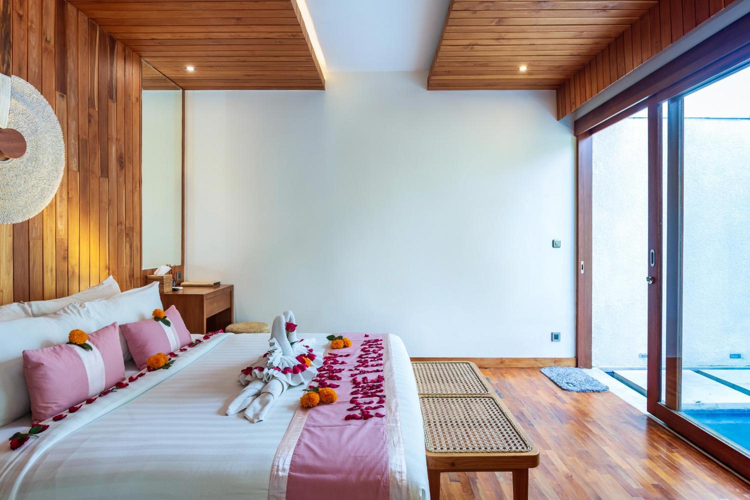 One-Bedroom Villa with Private Pool - Photo 30