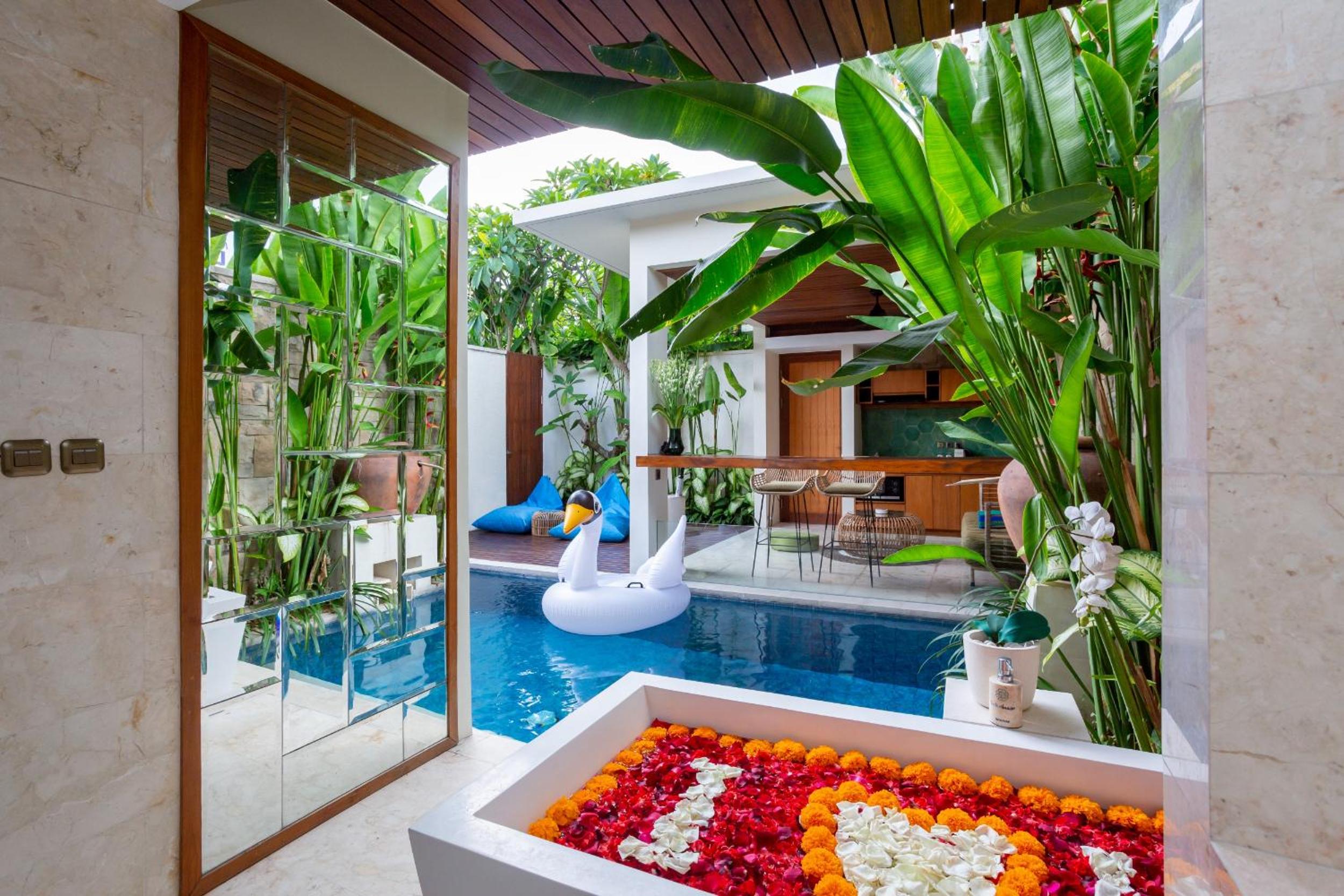 One-Bedroom Villa with Private Pool - Photo 2