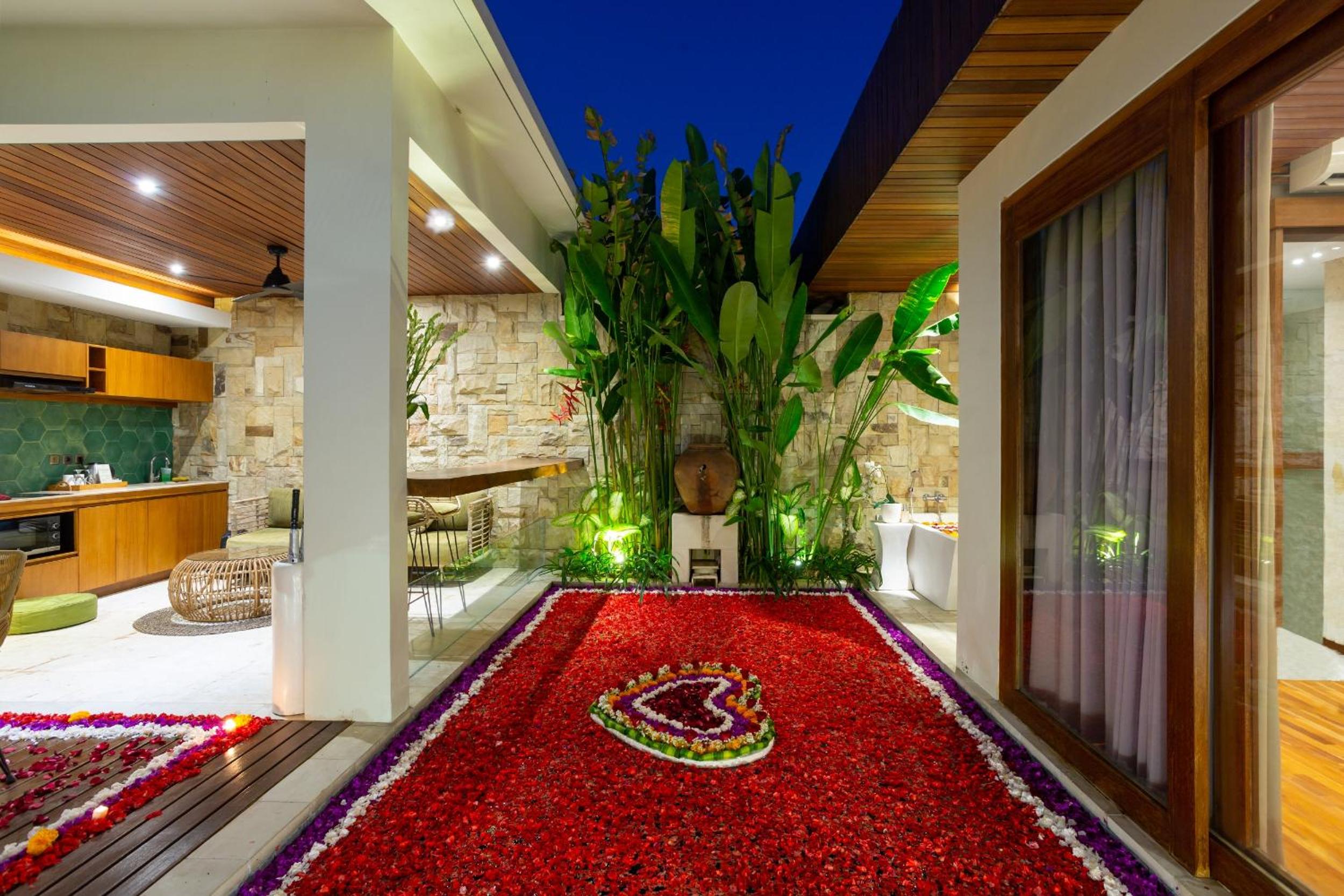 One-Bedroom Villa with Private Pool - Photo 9