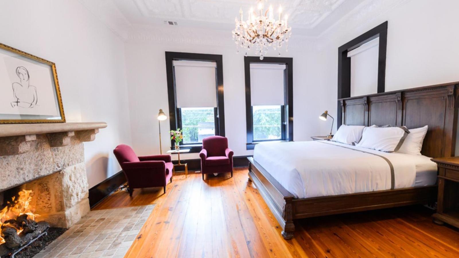 Deluxe Suite - Photo 5