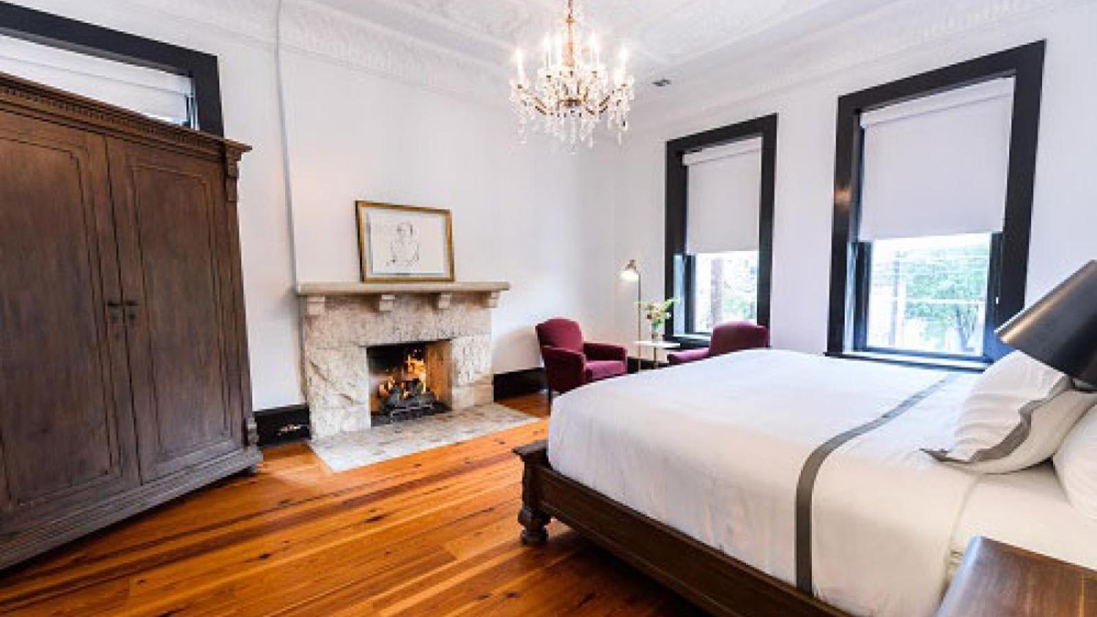 Deluxe Suite - Photo 1