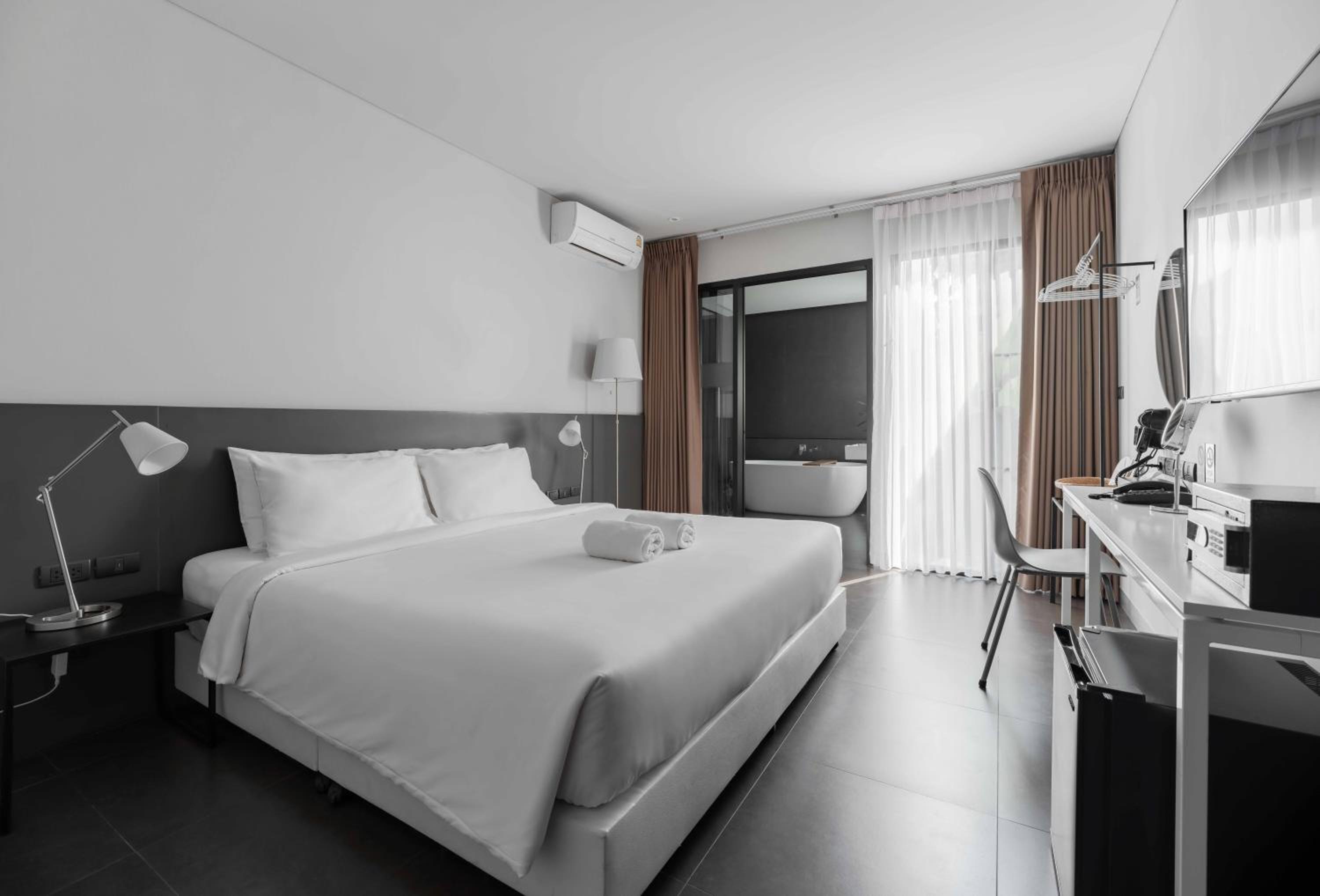 Deluxe Double Room with Bath