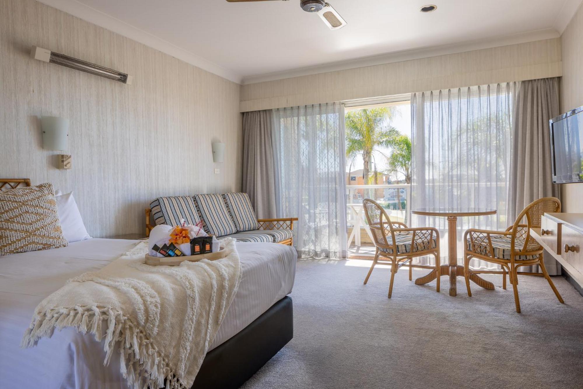 Deluxe Queen Room