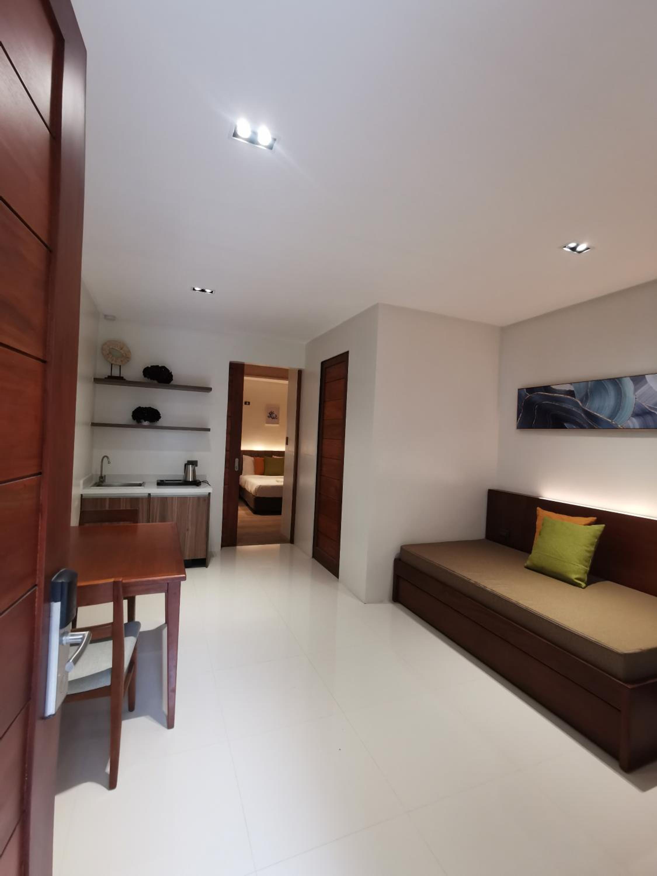 Deluxe Studio