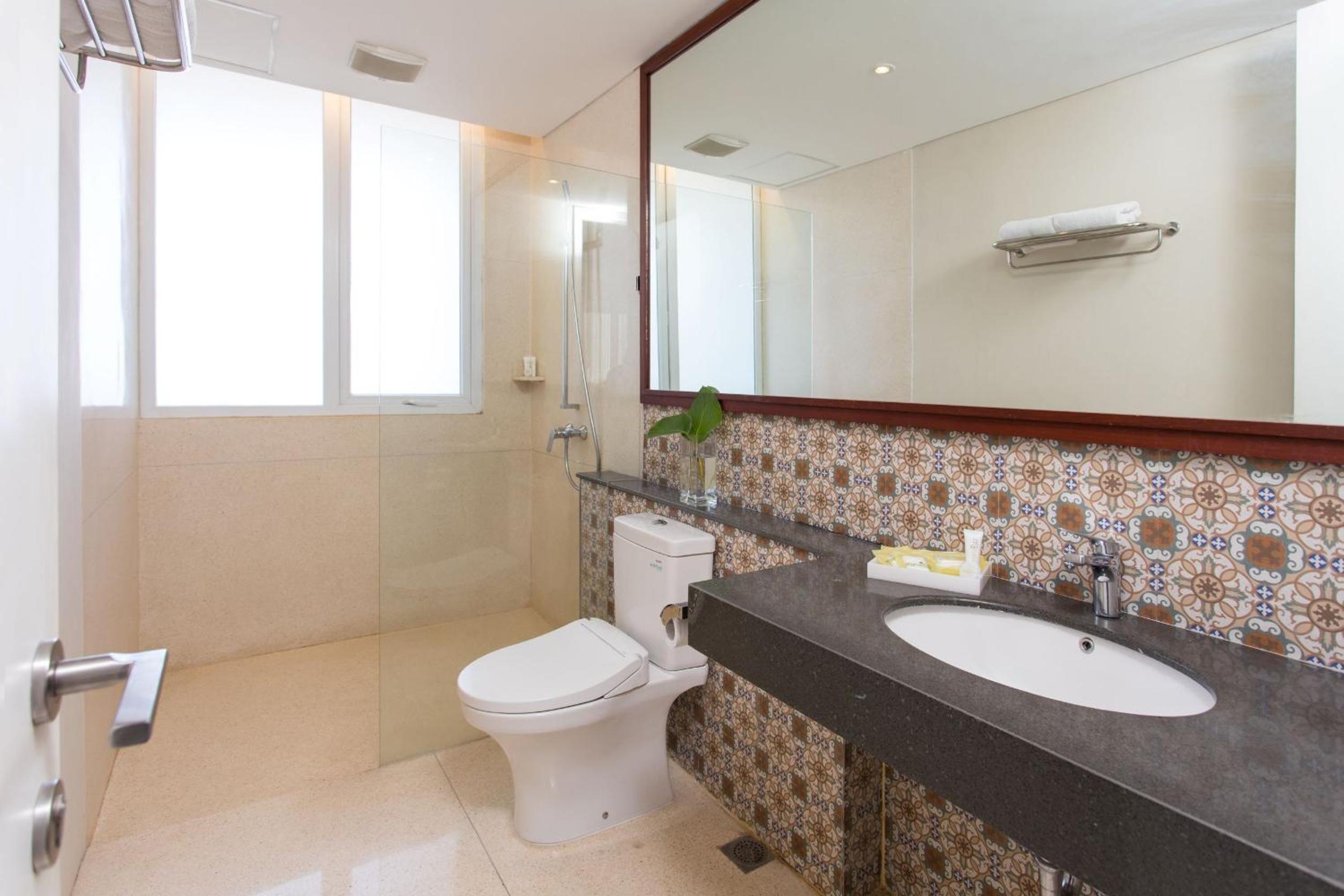Deluxe Twin Room with Balcony photo 3
