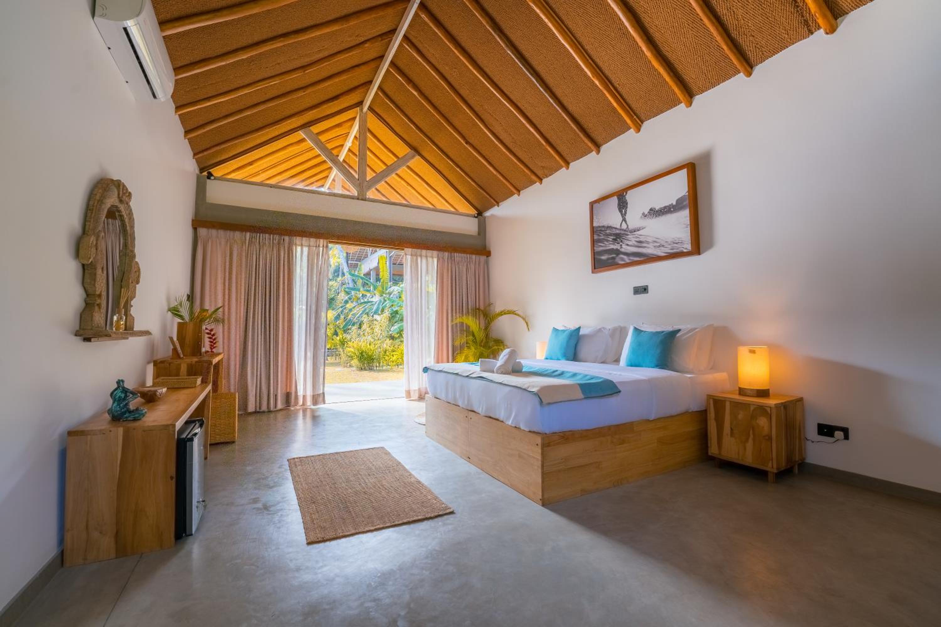 Deluxe Double or Twin Room with Pool View photo 2