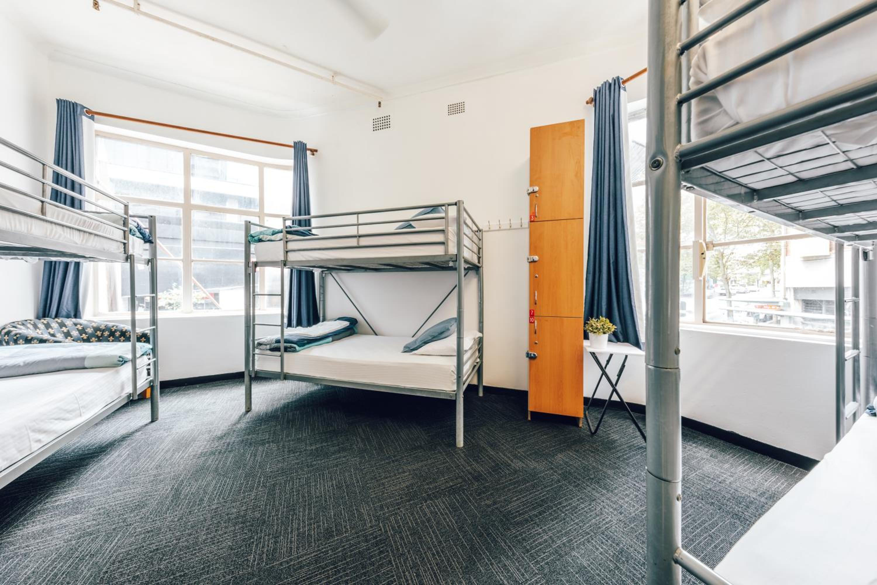 Bed in 6-Bed Female Dormitory Room with Shared Bathroom photo 2