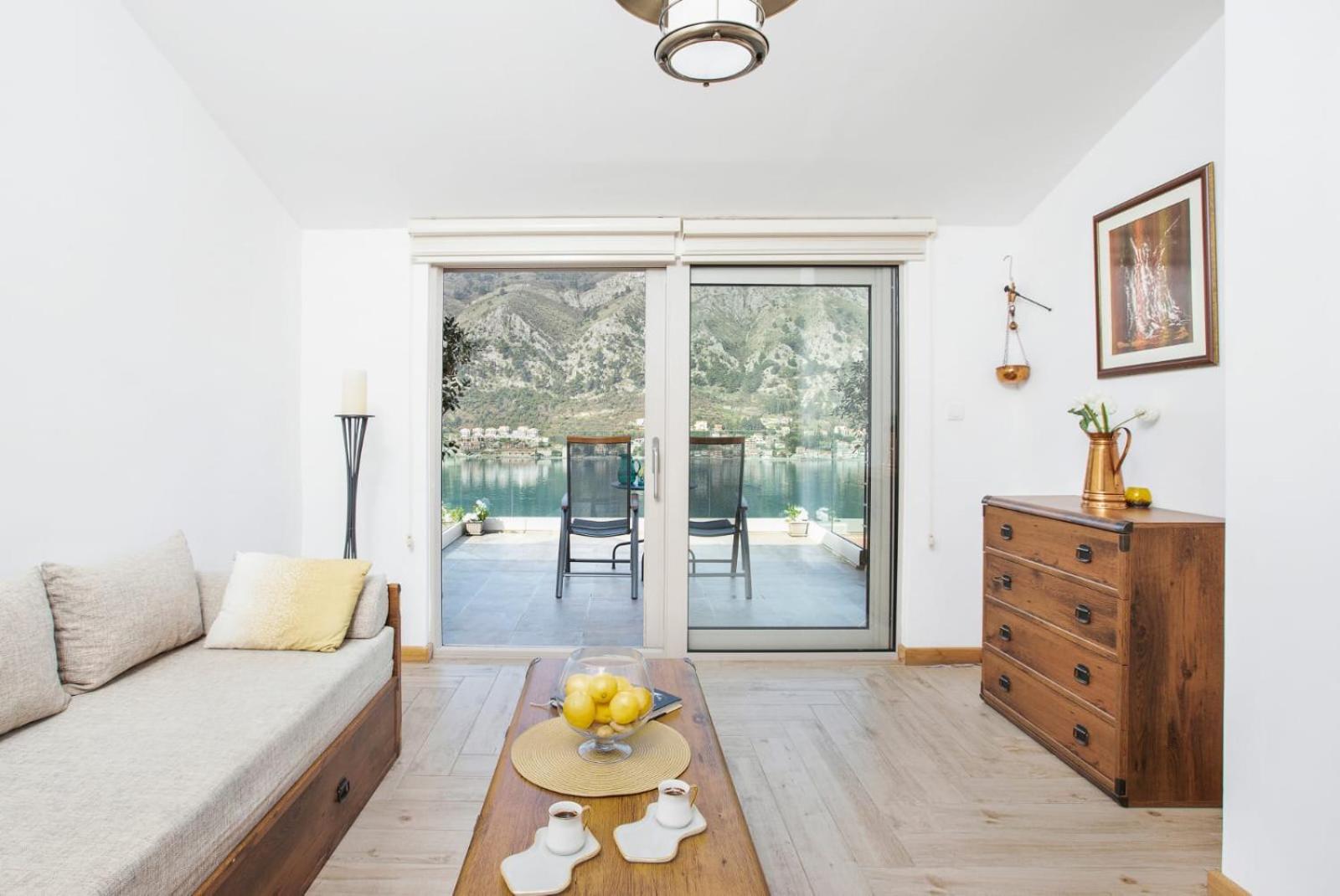 Deluxe Apartment with Terrace and Sea View