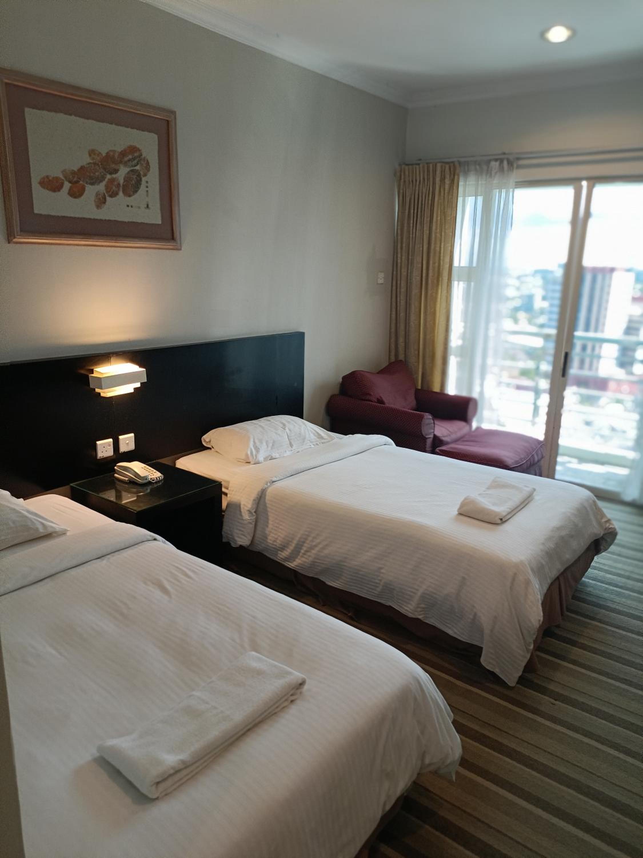 Standard Twin Room - Photo 5