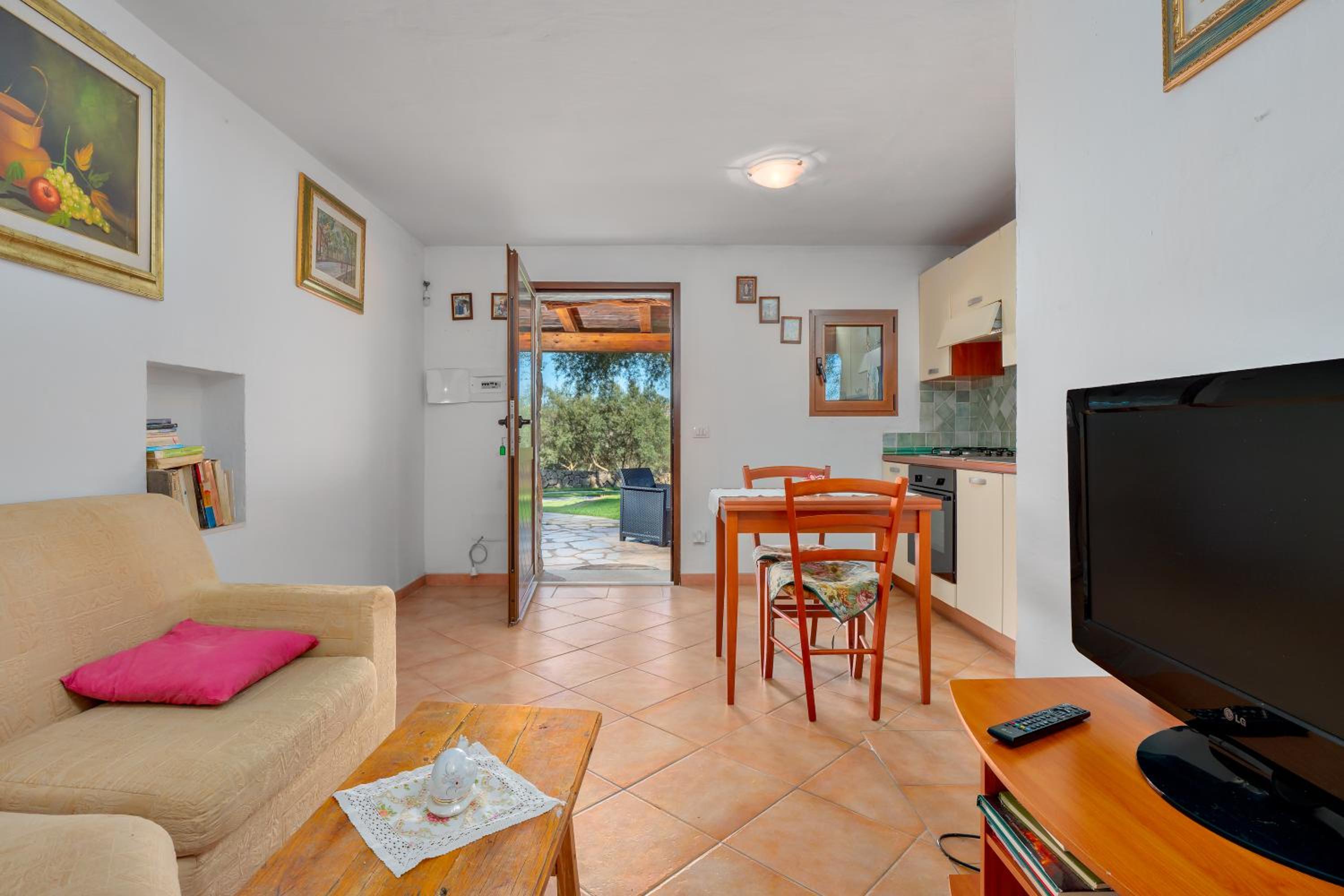 Superior One-Bedroom Apartment