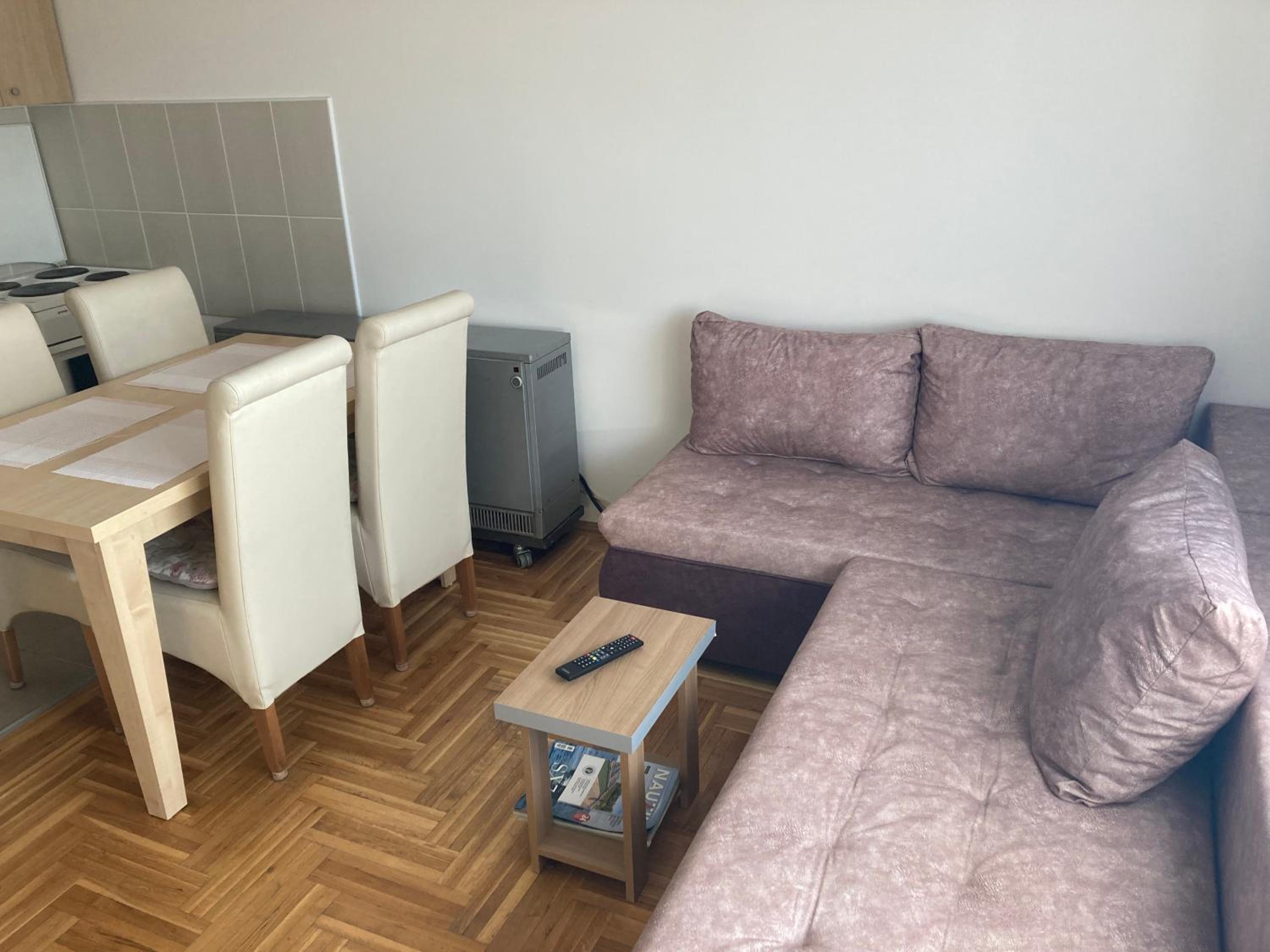 One-Bedroom Apartment photo 2