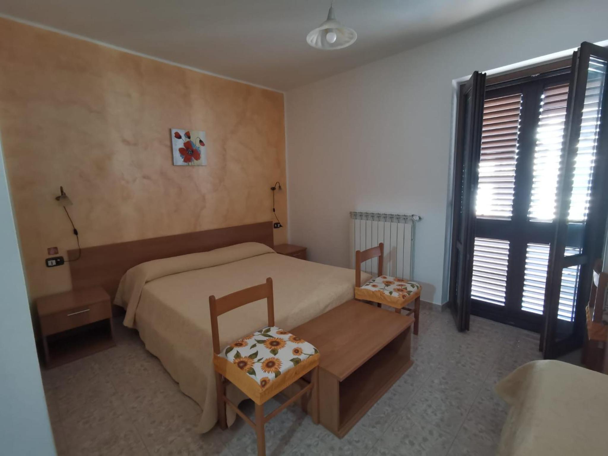 Double or Twin Room with Balcony - Photo 10