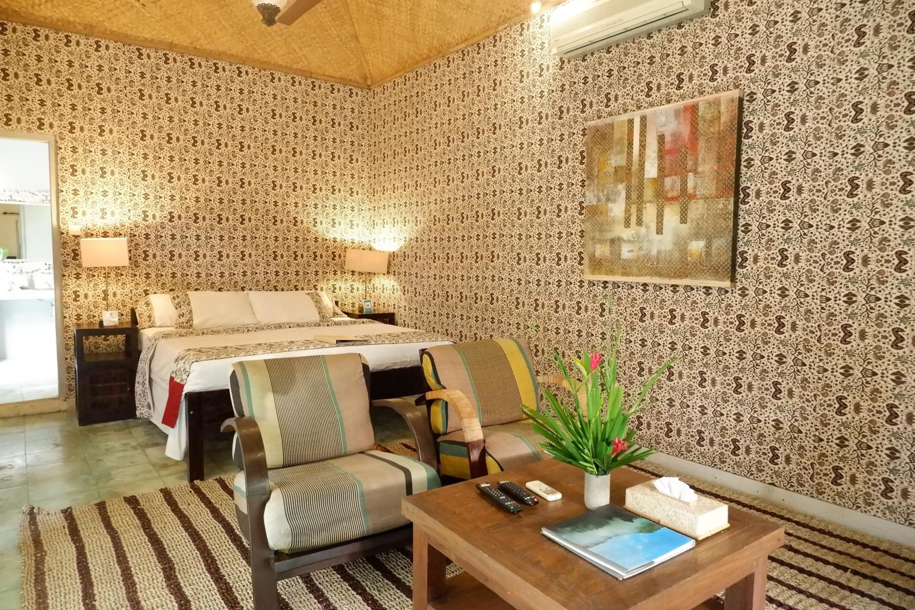 Two-Bedroom Villa with Private Pool - Photo 2