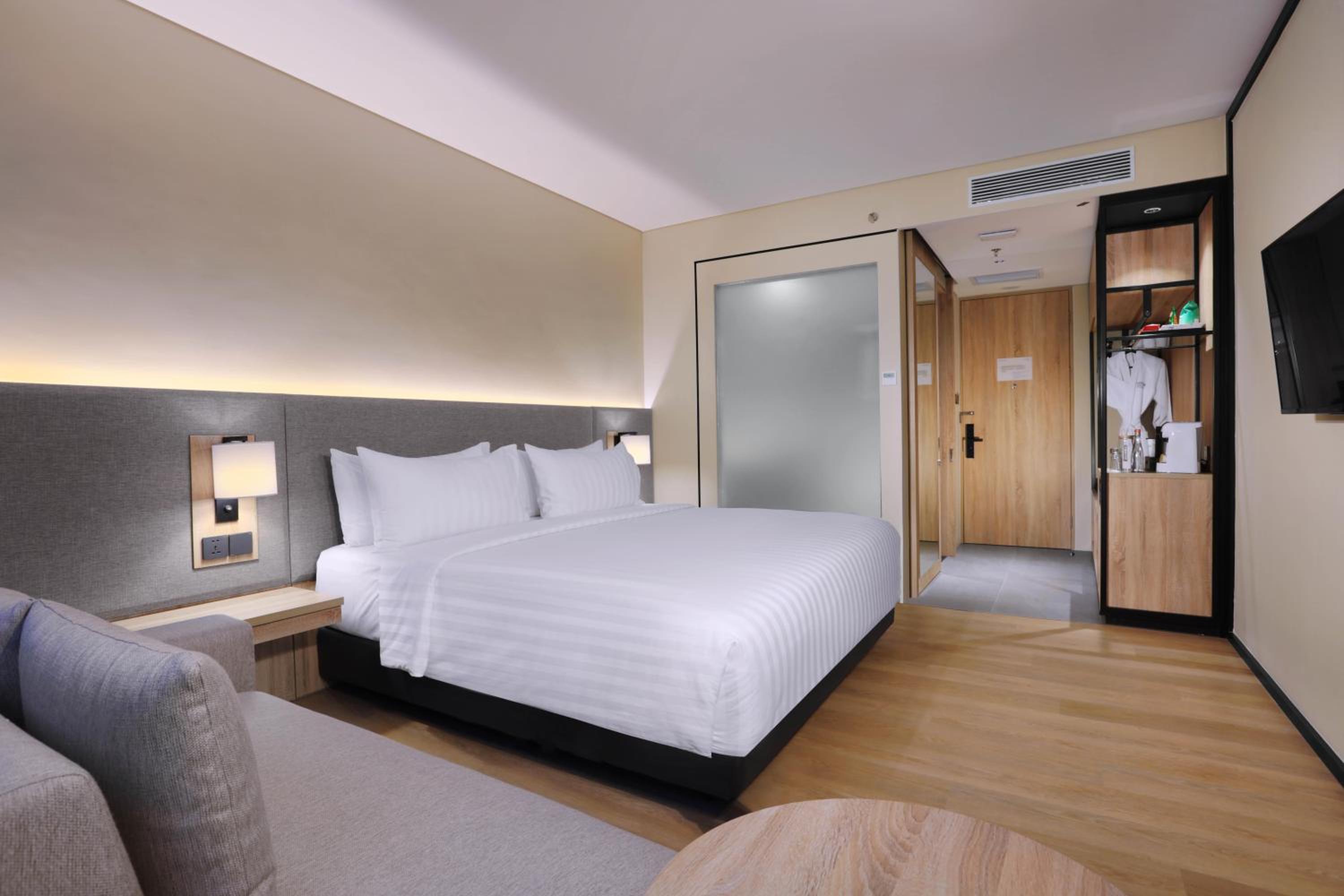 Deluxe Room - Photo 1