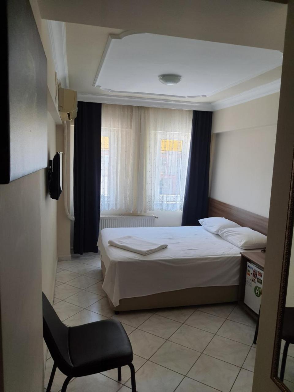 Single Room with Bathroom photo 3
