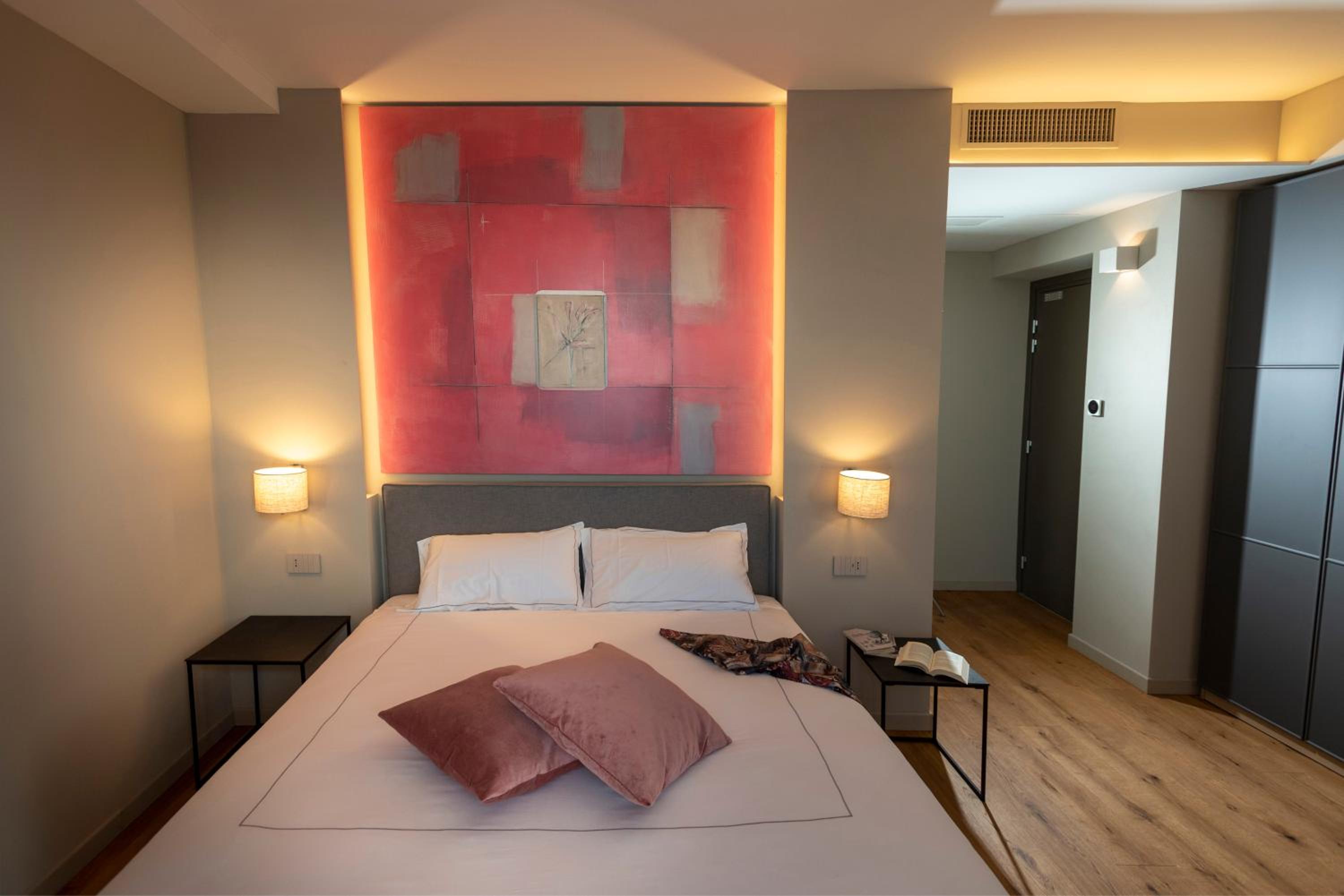 King Room with Balcony photo 1