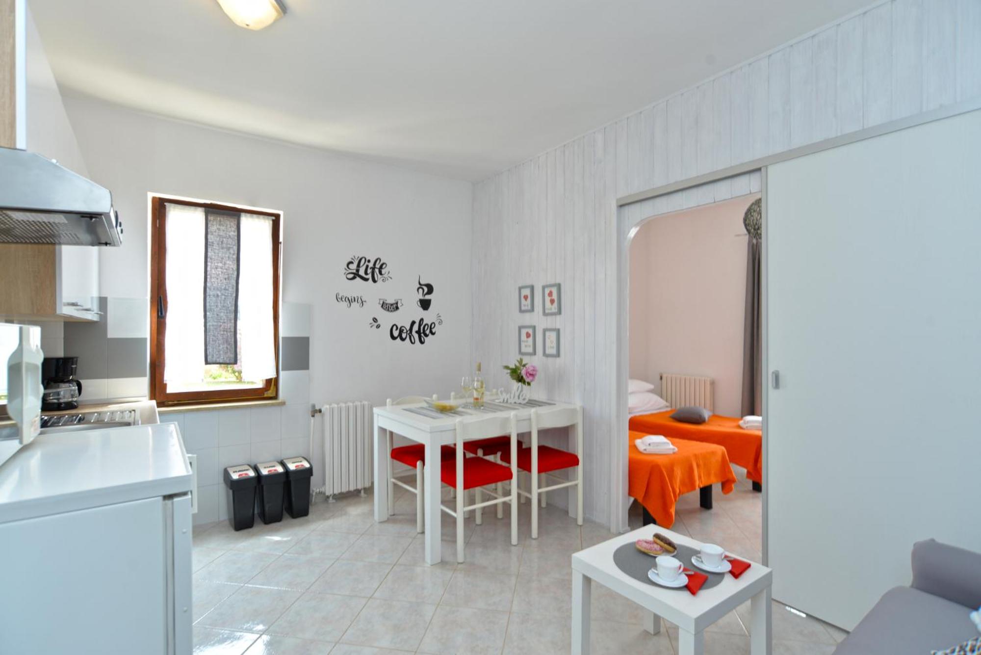 Apartment photo 2