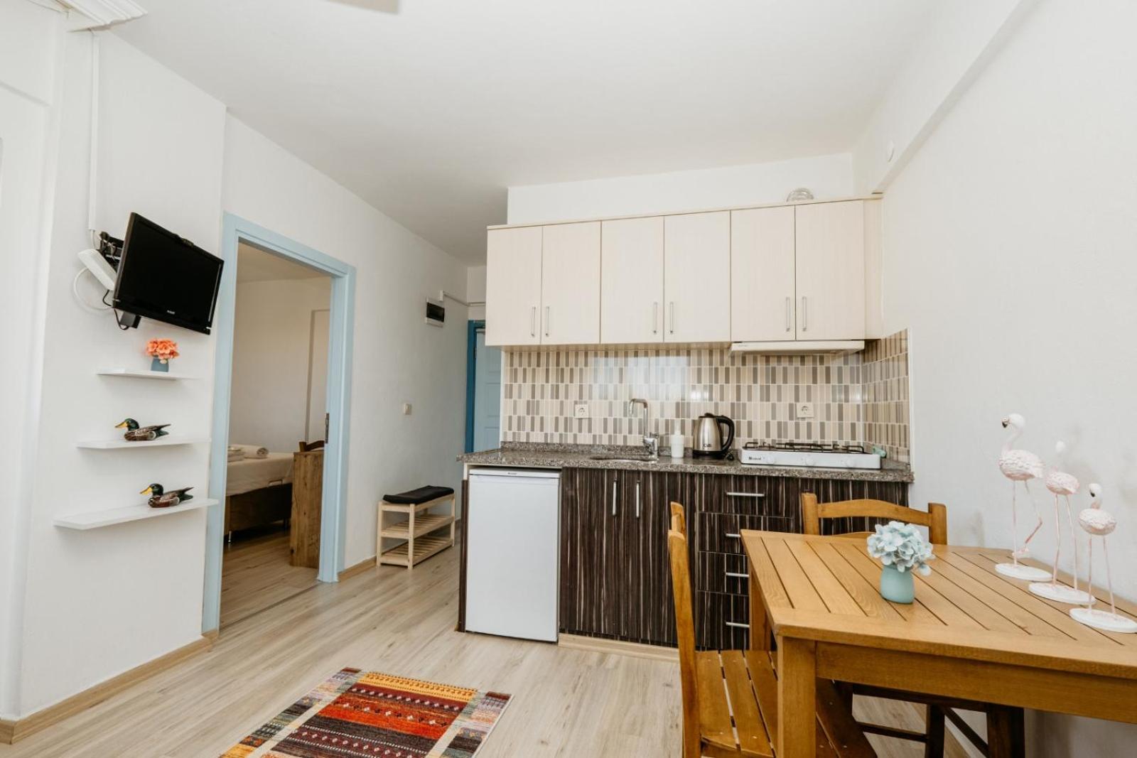 Suite with Balcony - Photo 5