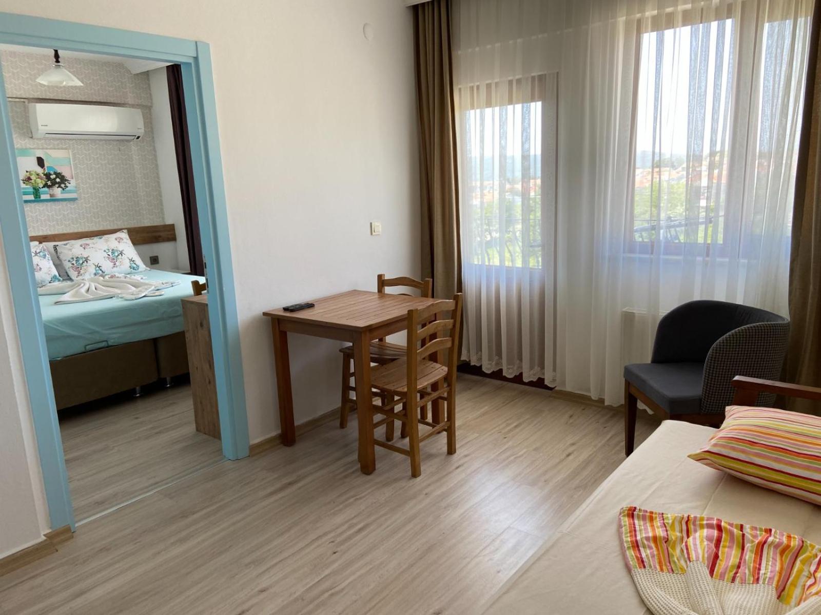 Suite with Balcony - Photo 10