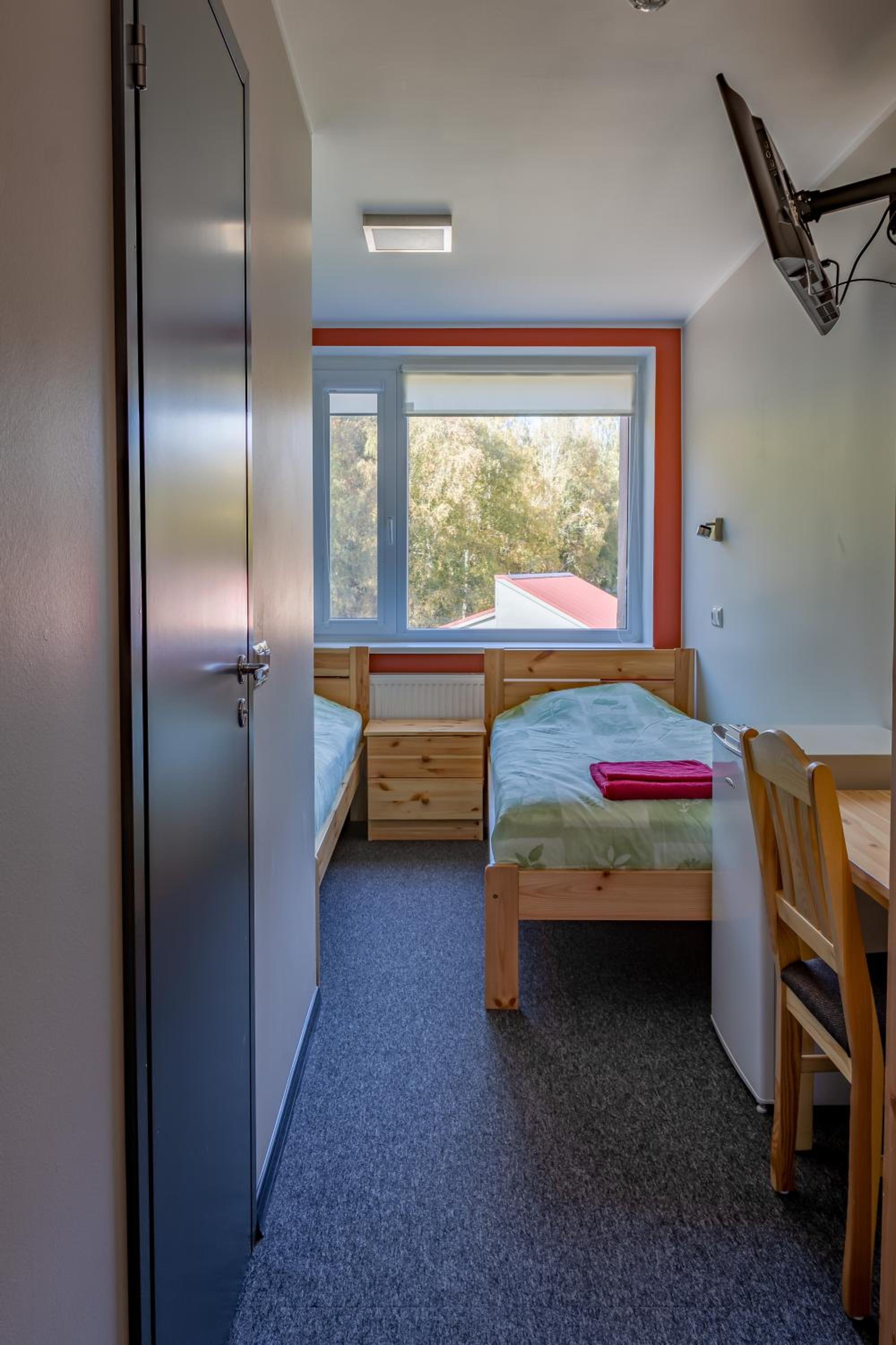 Standard Twin Room - Photo 5