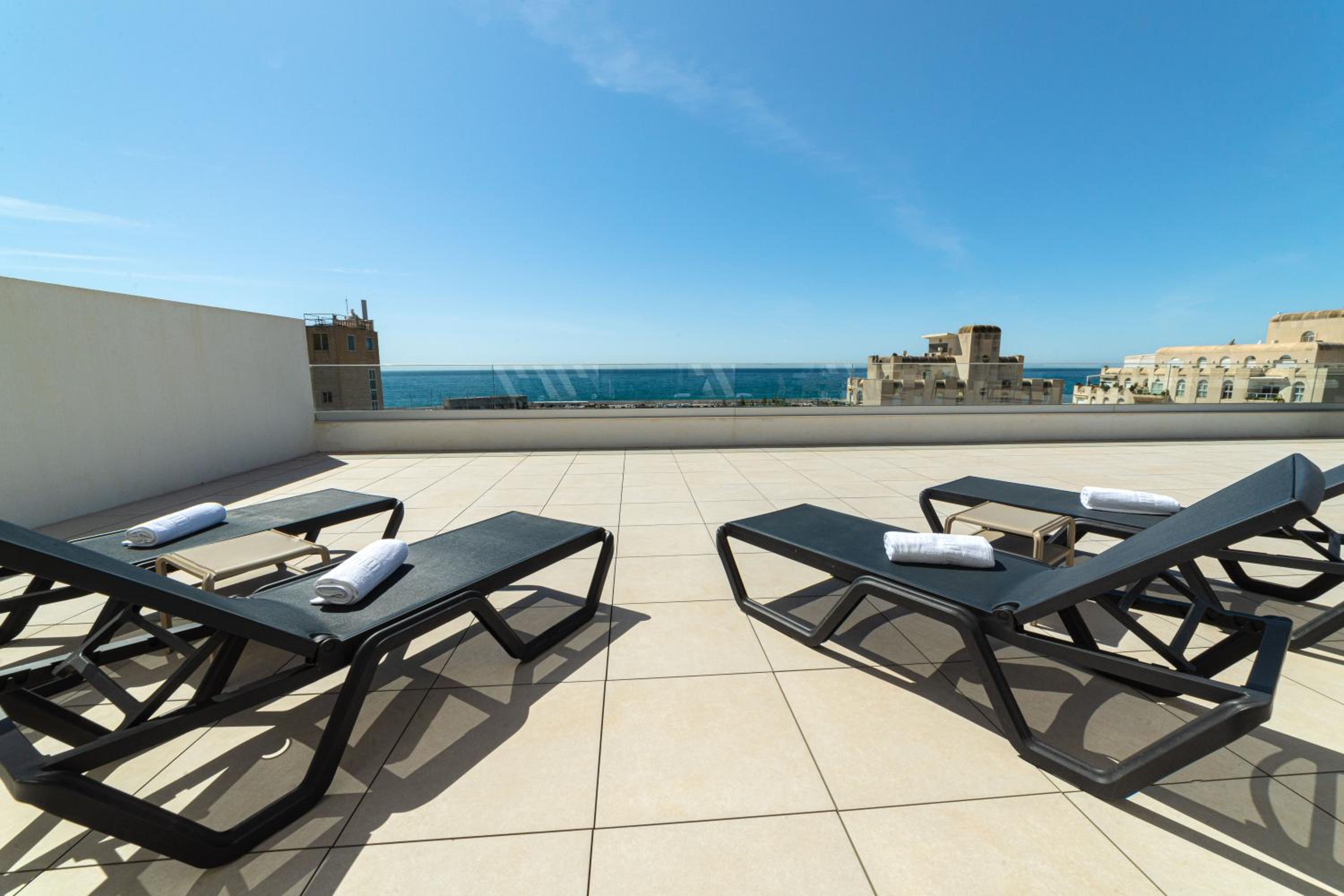 Penthouse Apartment - Photo 34