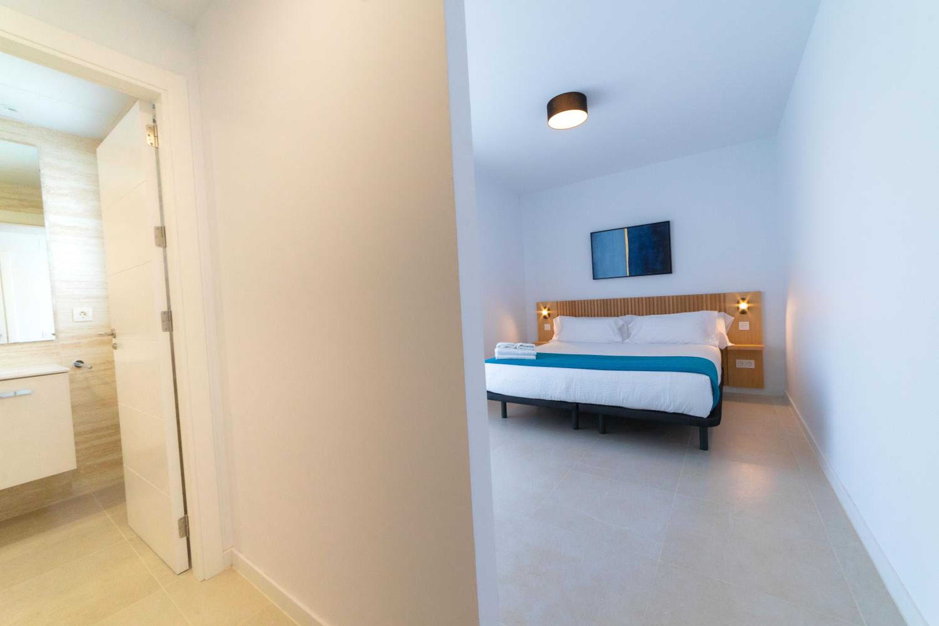 Penthouse Apartment - Photo 23