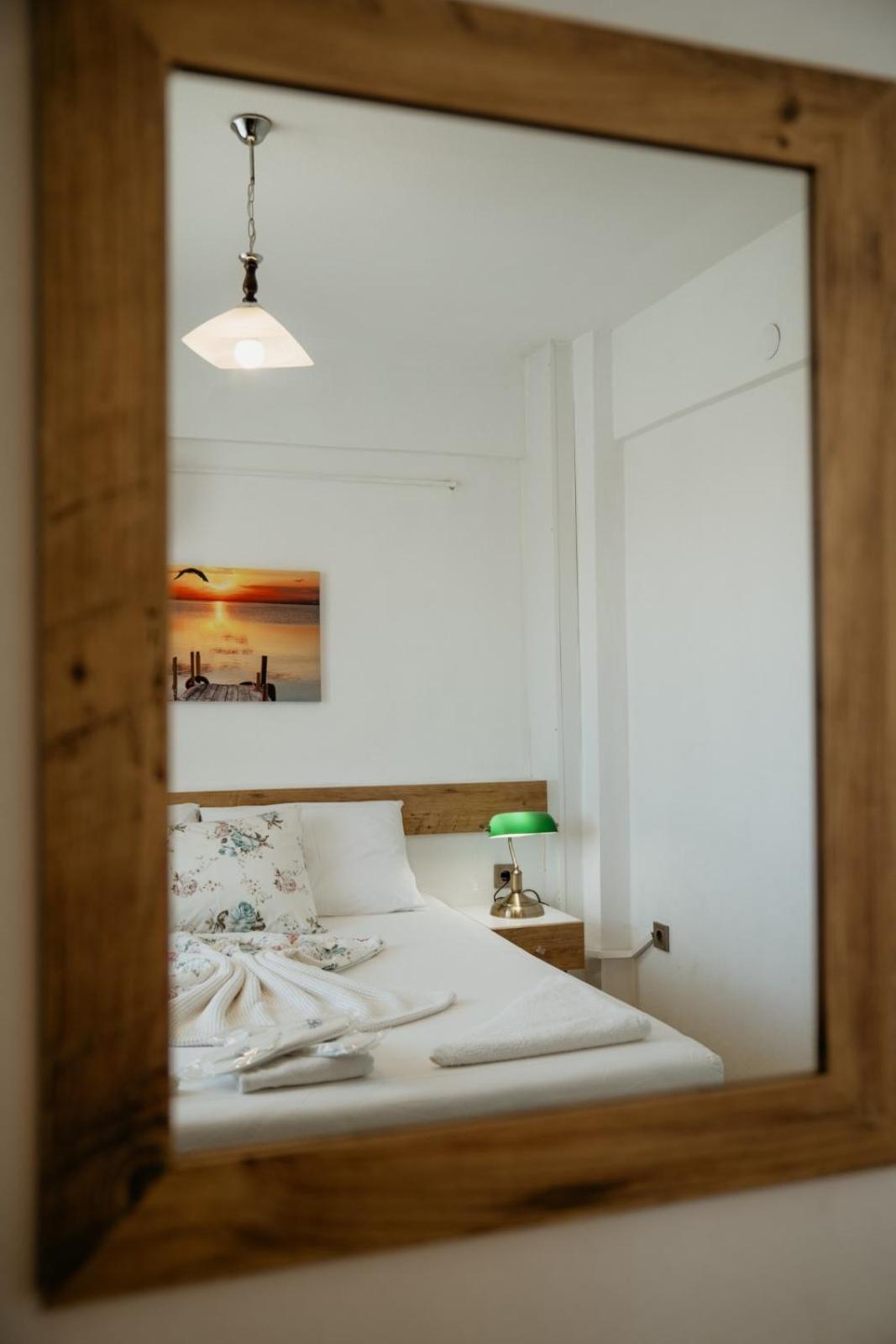 Family Room with Garden View - Photo 10