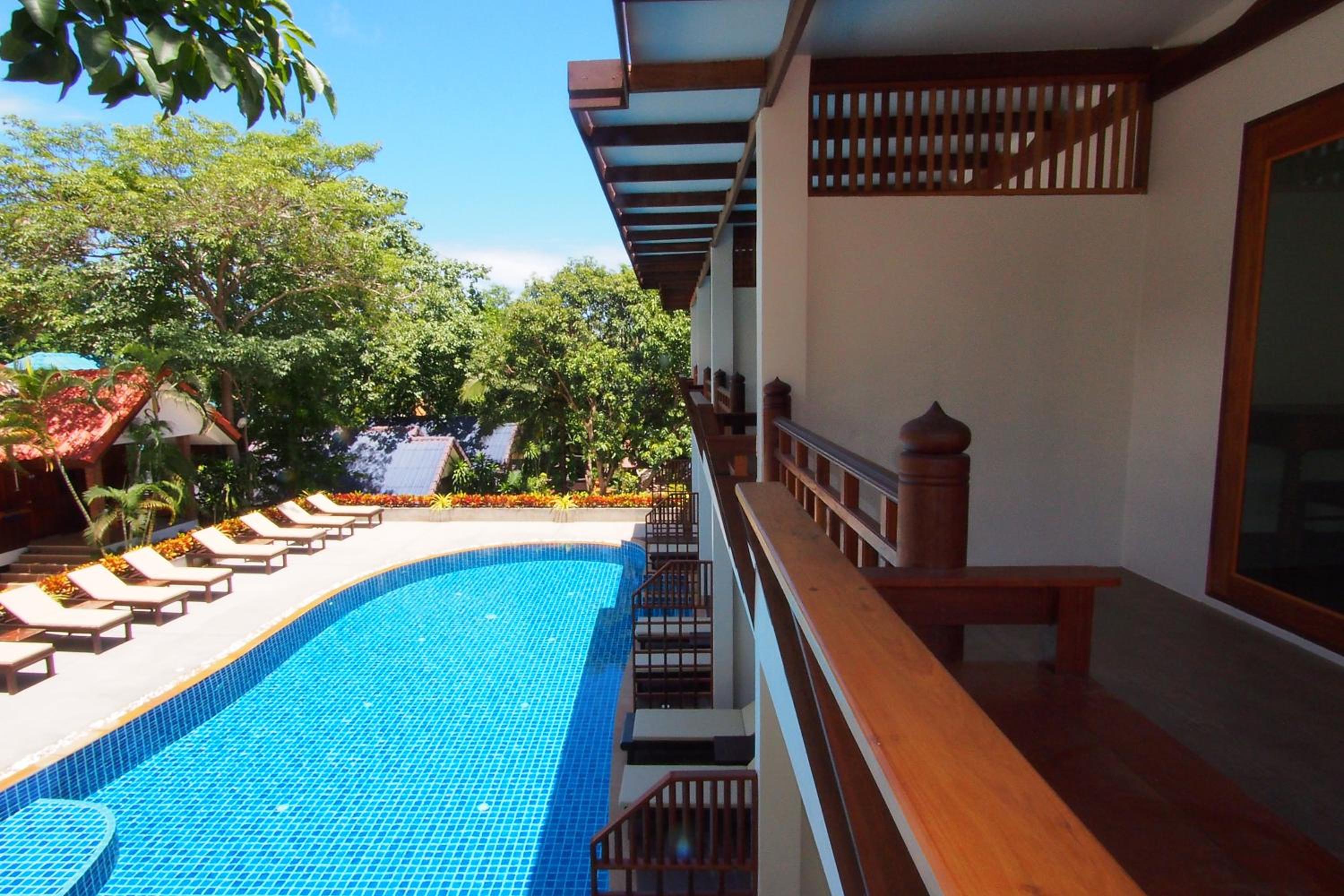 Twin Room with Pool View photo 2