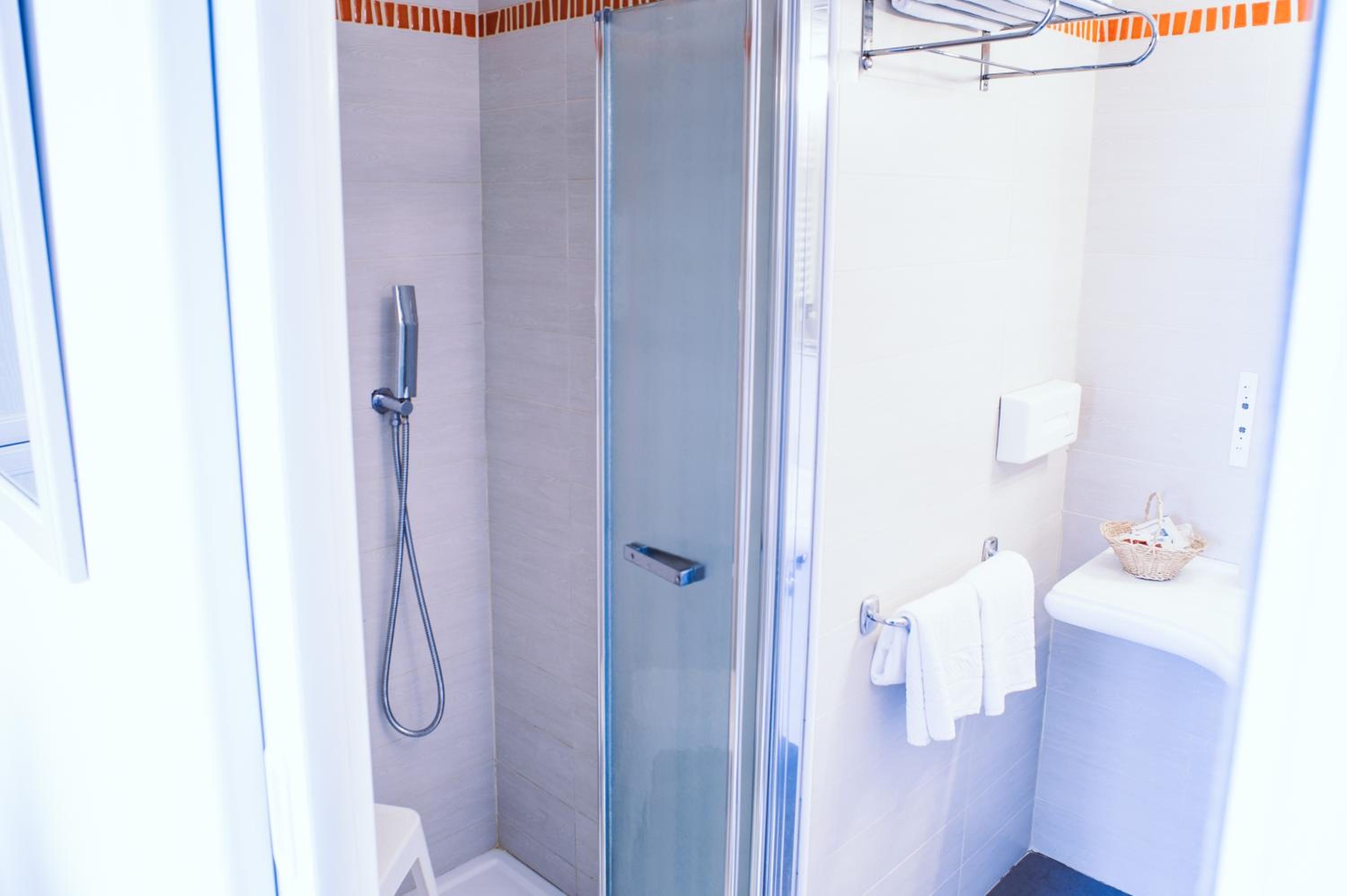 Standard Triple Room with Sea View photo 3