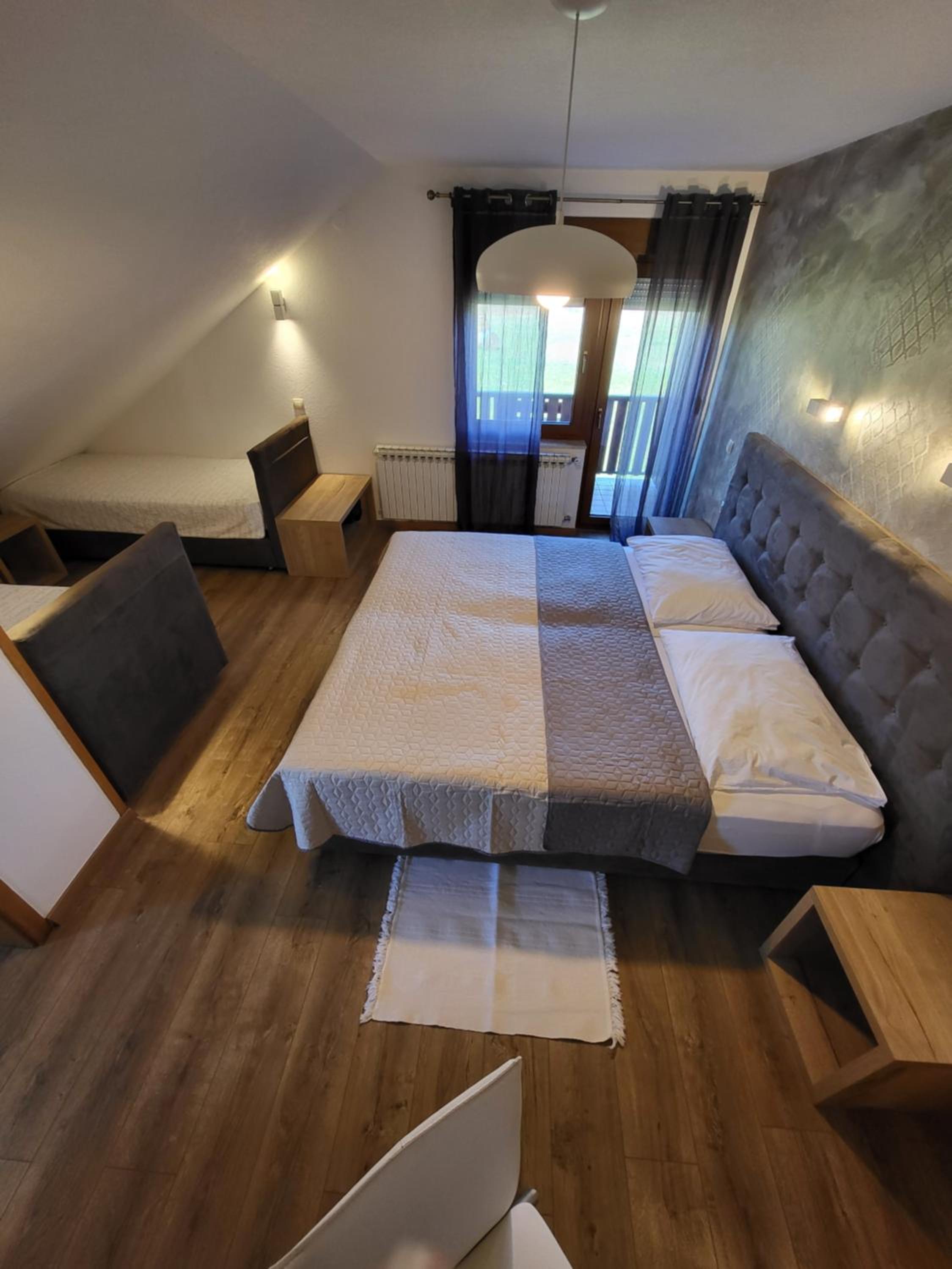 Quadruple Room - Photo 1