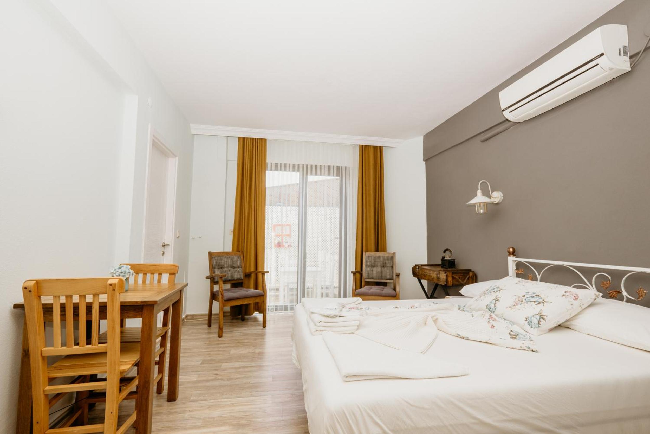 Double Room with Garden View - Photo 1