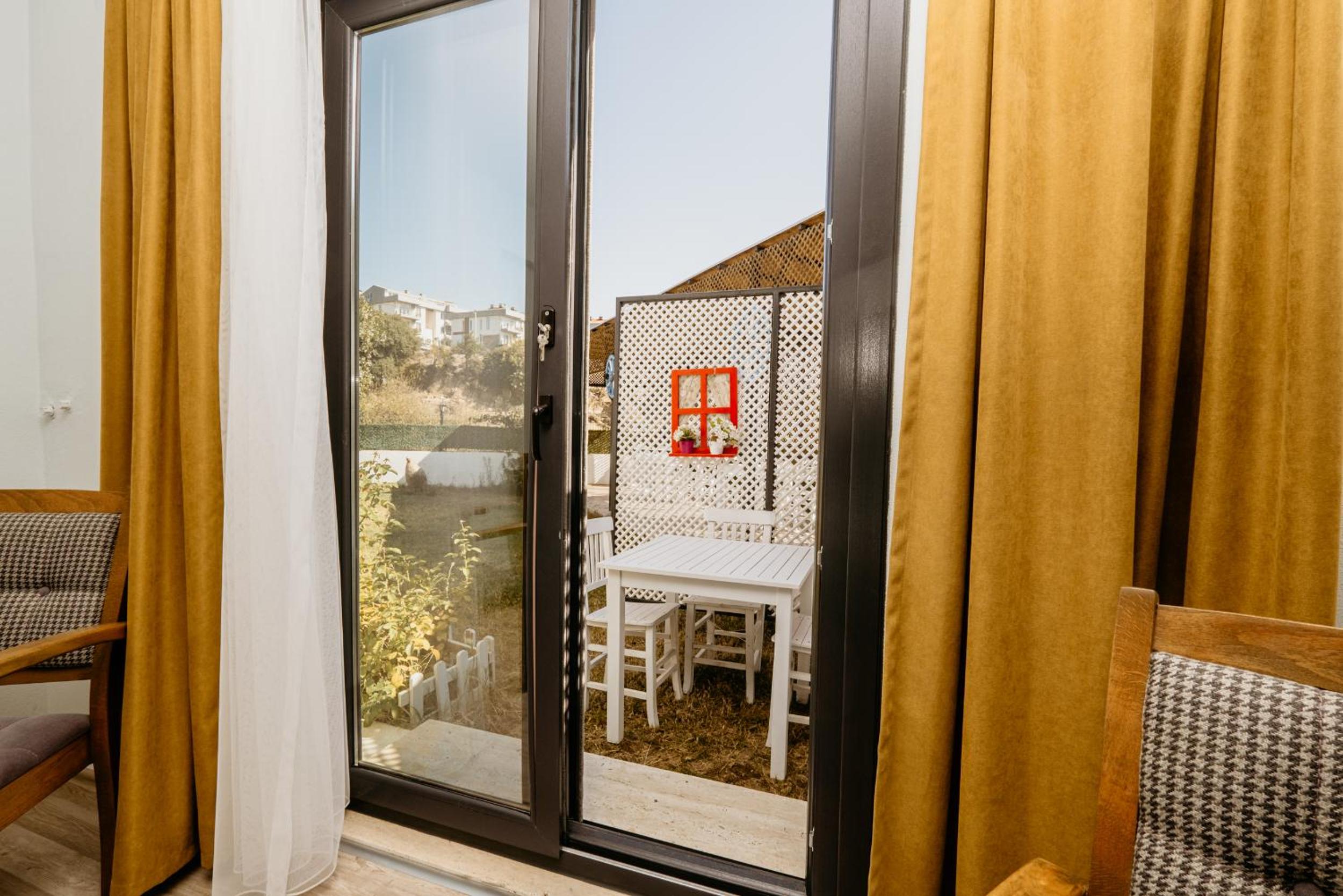 Double Room with Garden View - Photo 15