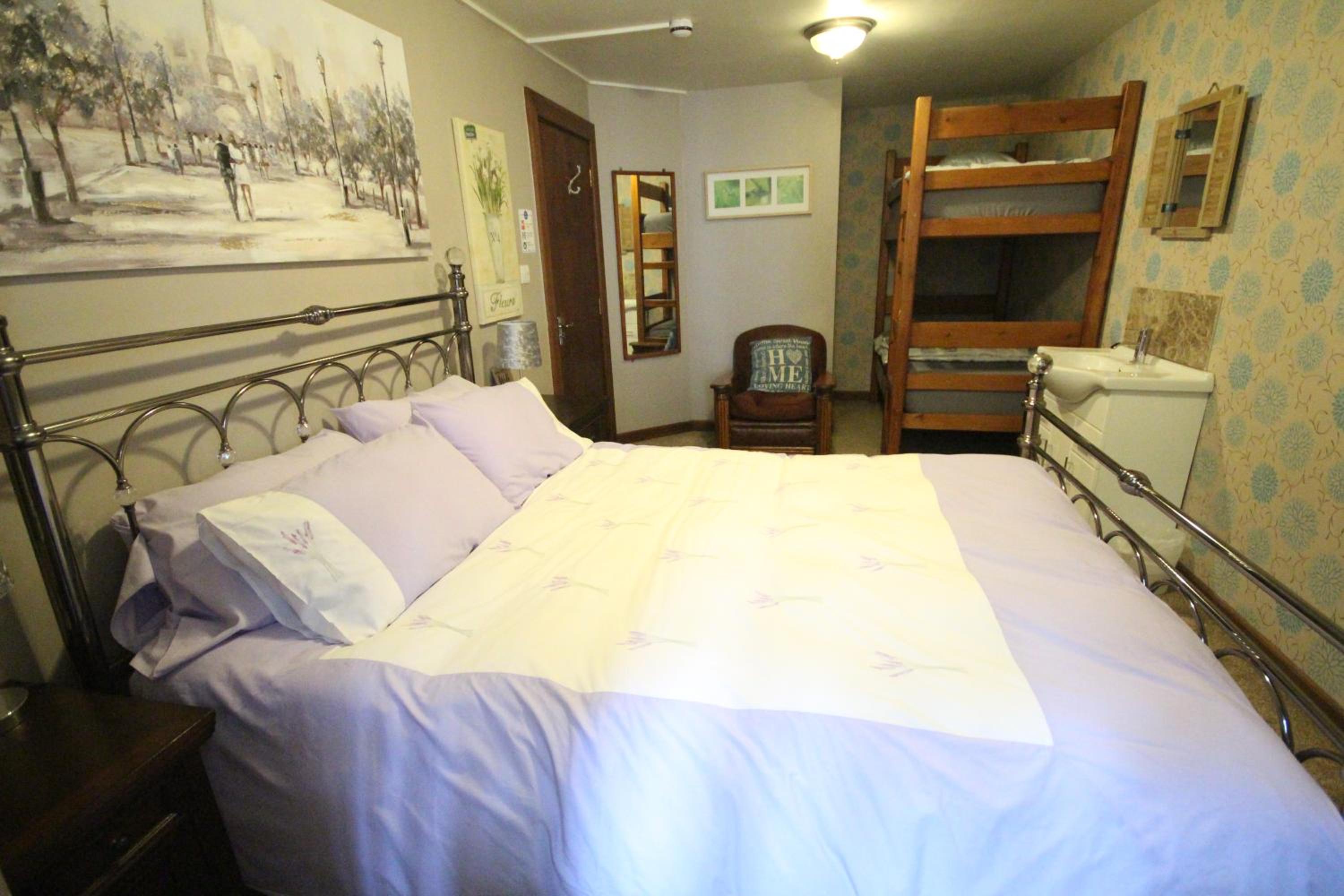 Deluxe Family Room