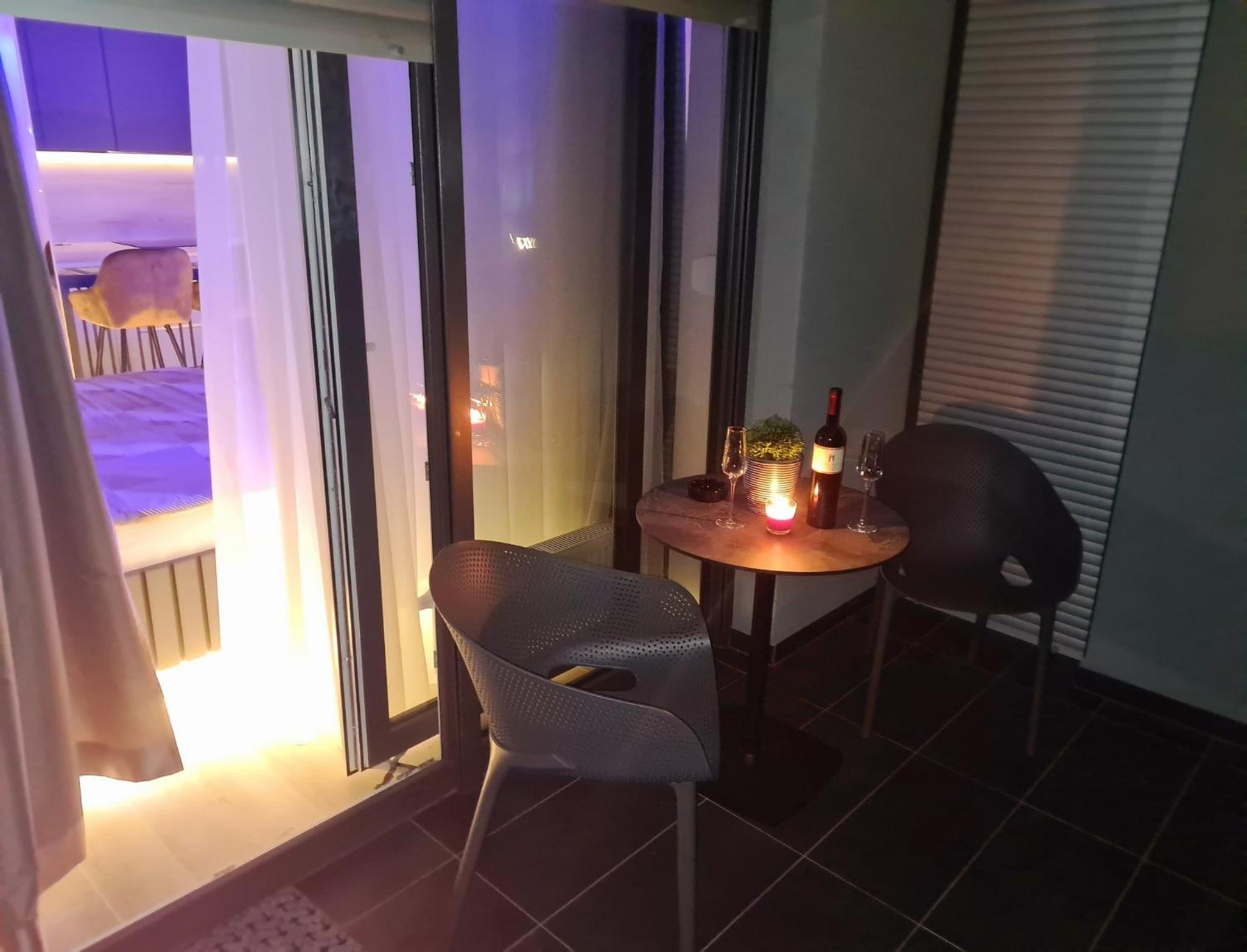 Studio Apartment with Terrace - Photo 2