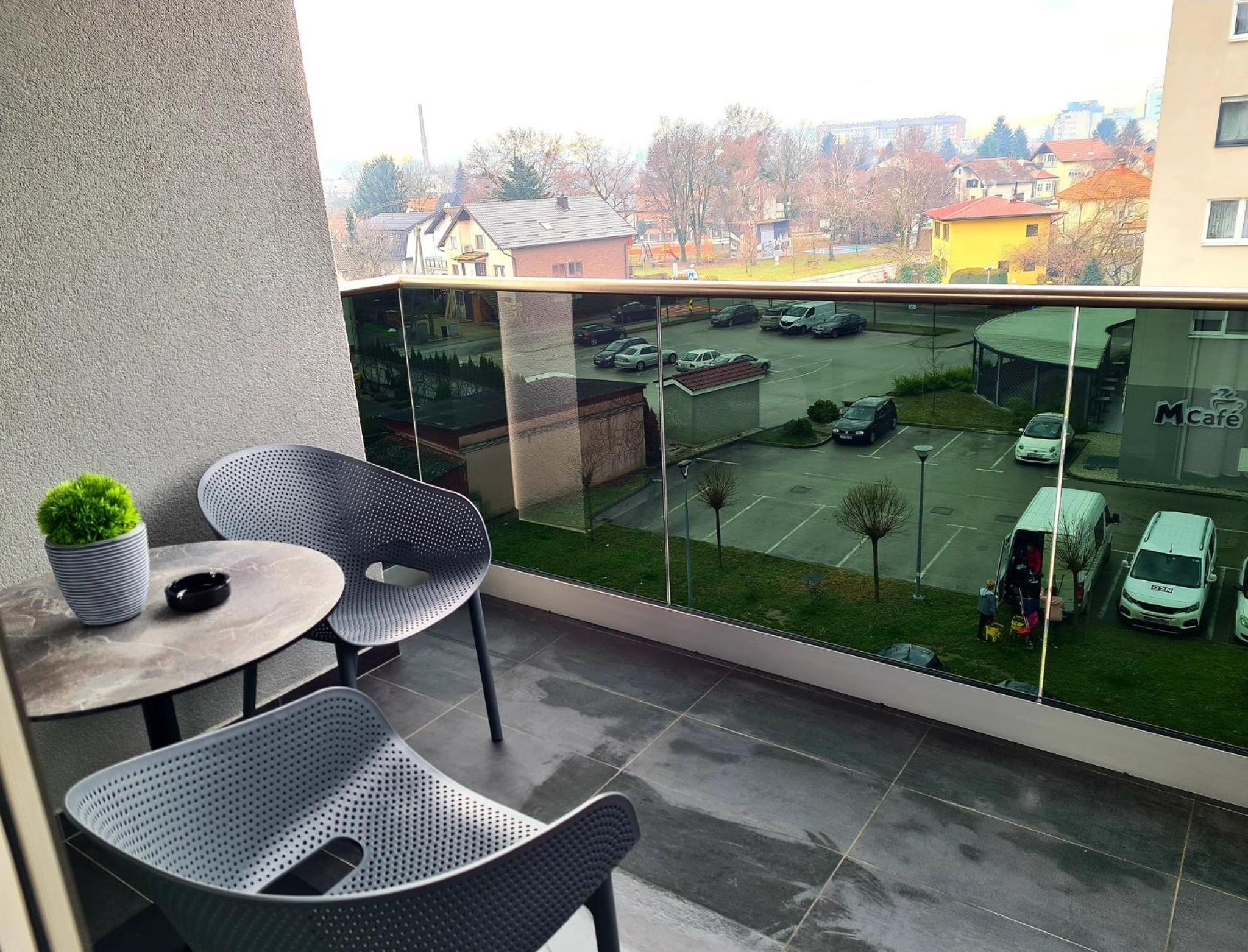 Studio Apartment with Terrace photo 2