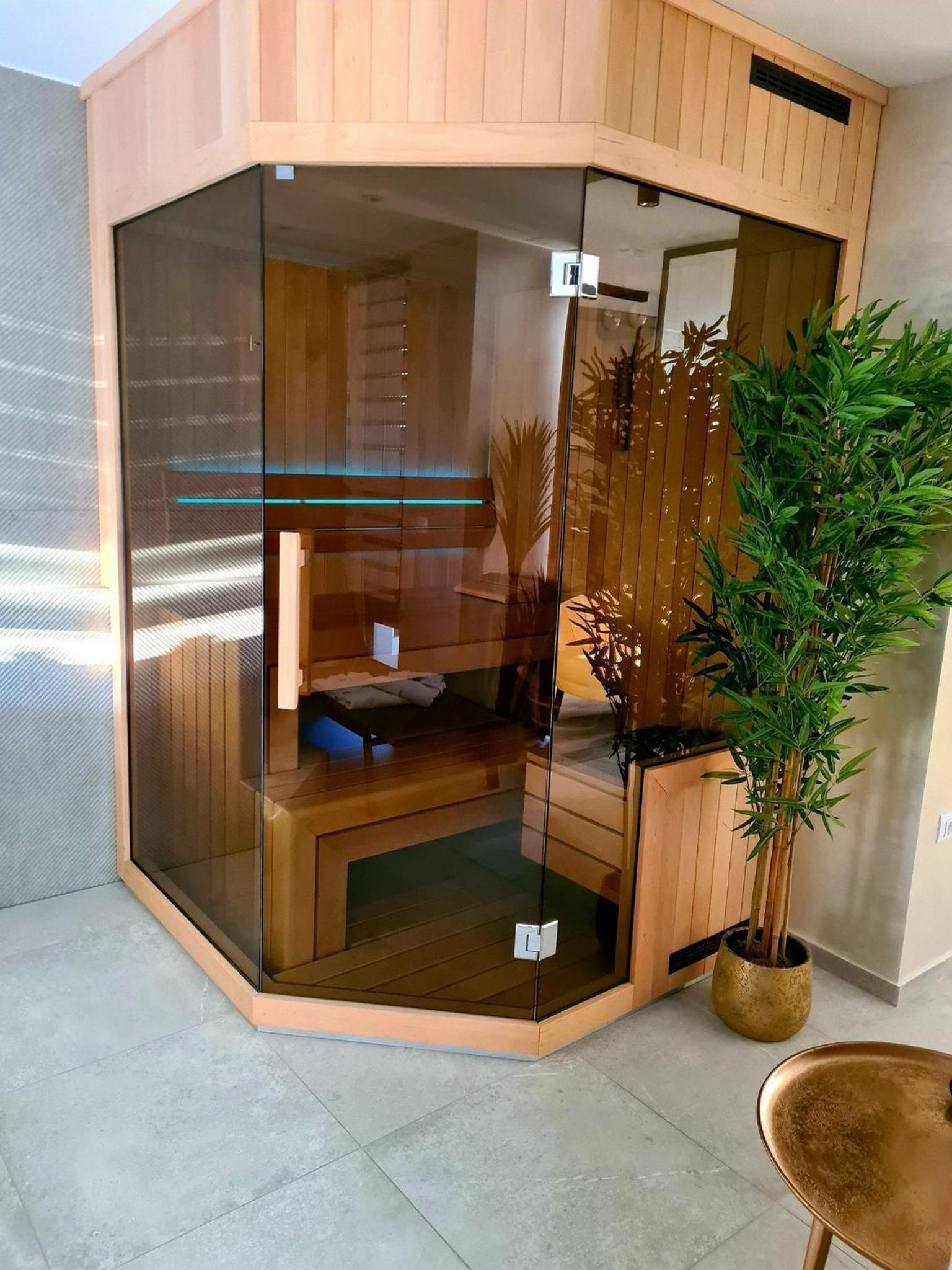 Studio Apartment with Terrace photo 2