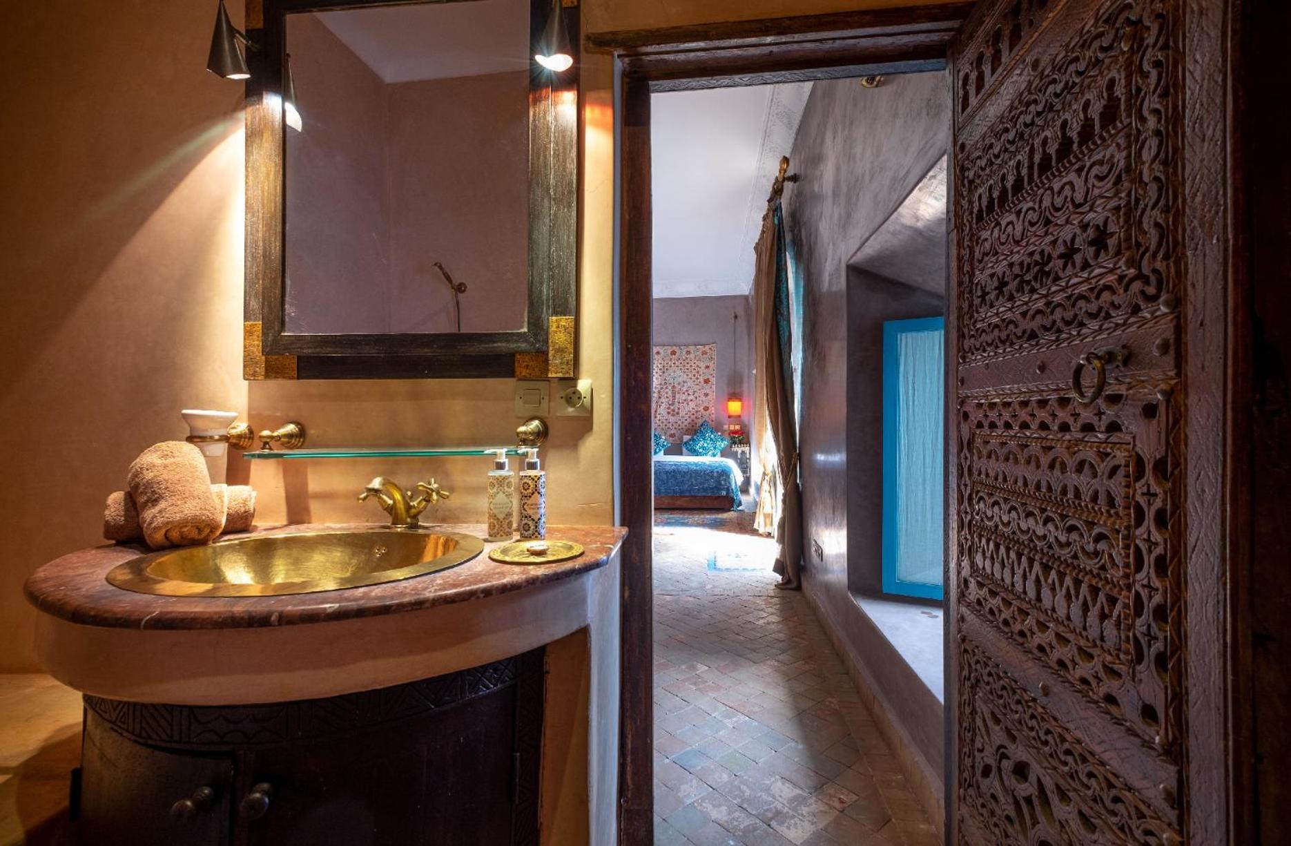 One-Bedroom Suite - Photo 8