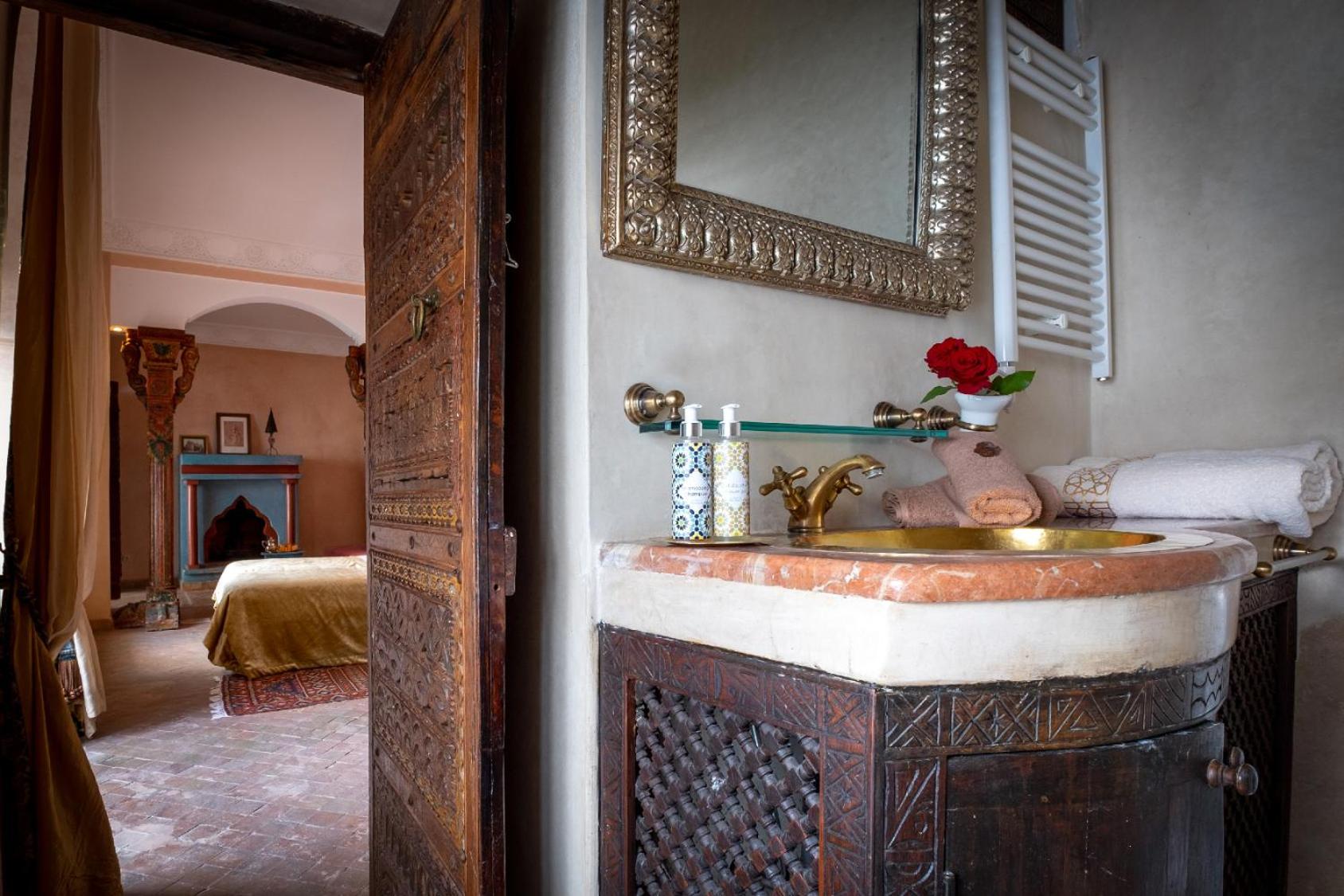 One-Bedroom Suite - Photo 12