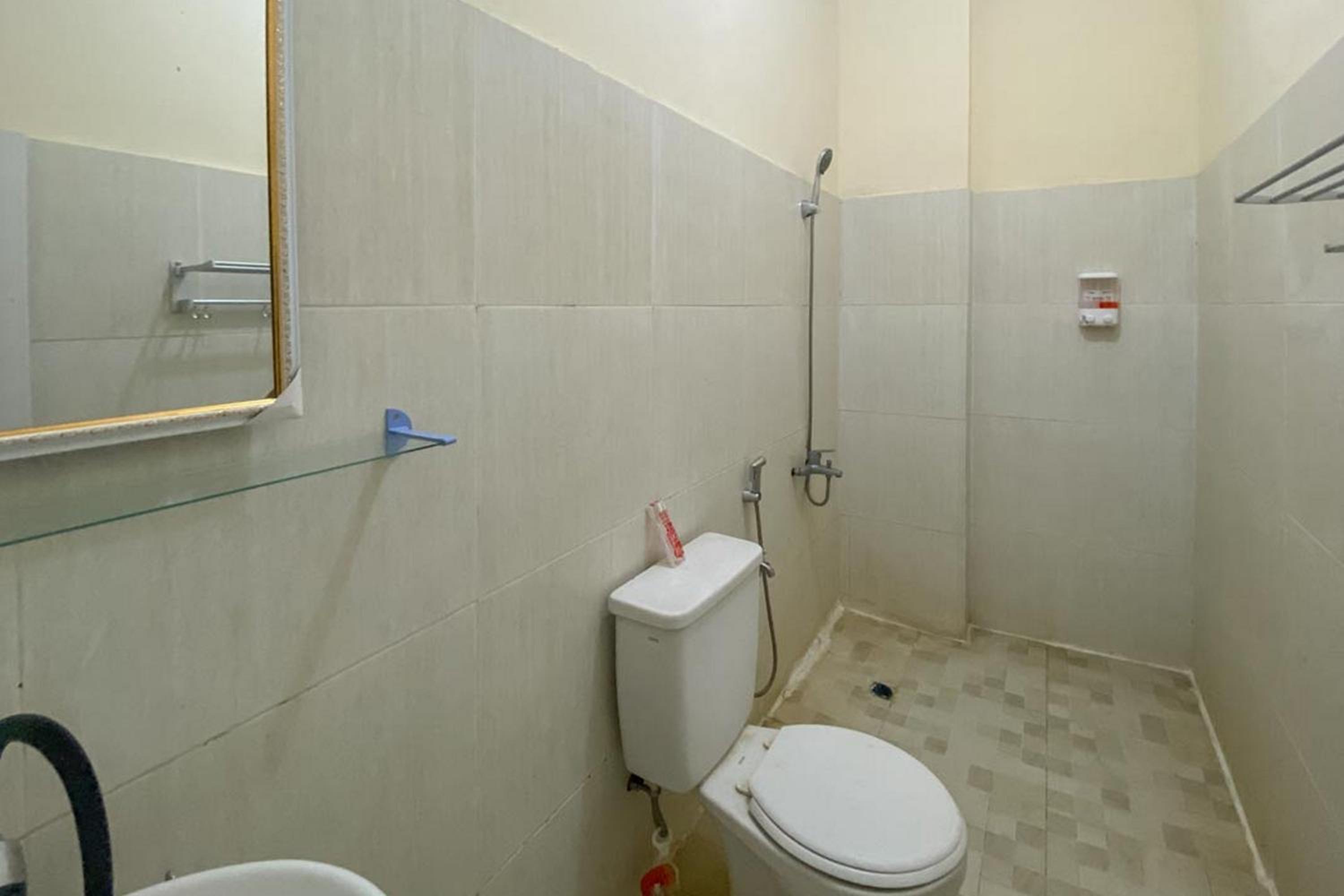 Standard Double Room - Photo 7