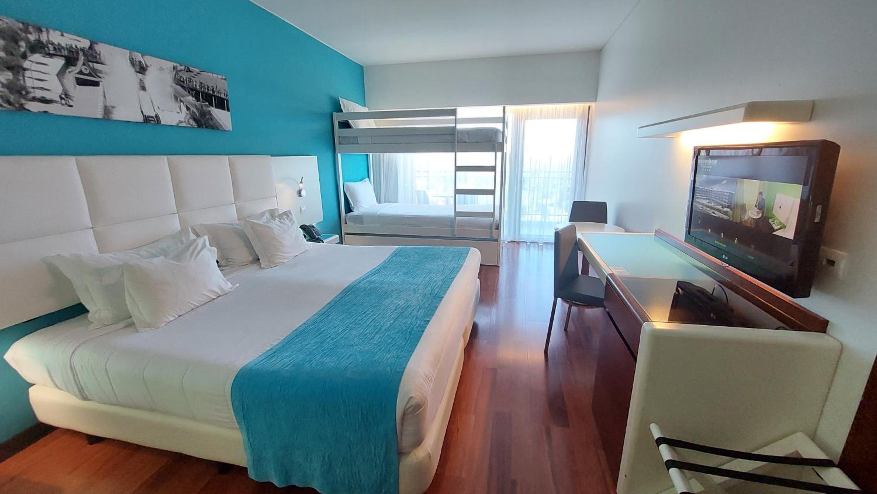 Twin Plus Room (4 Adults + 1 Child) photo 2