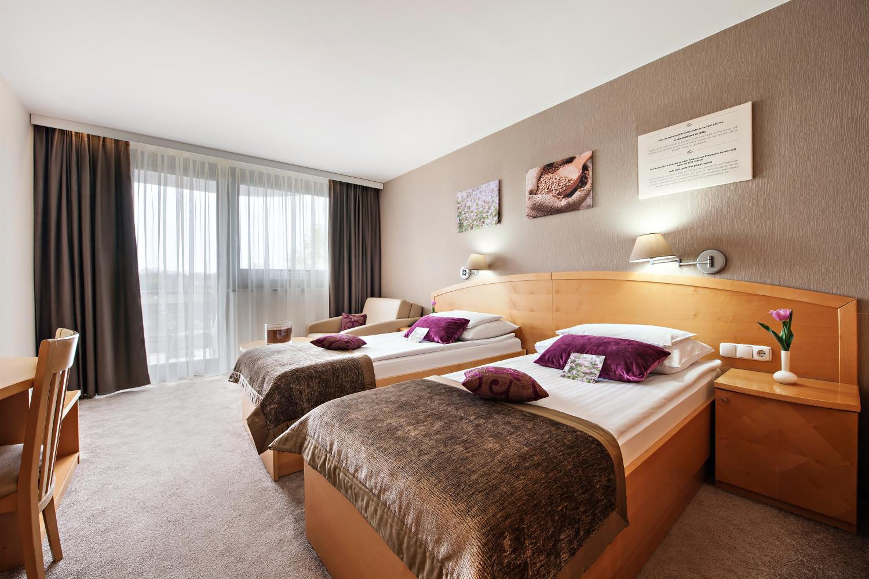 Double Room with Extra Bed photo 3
