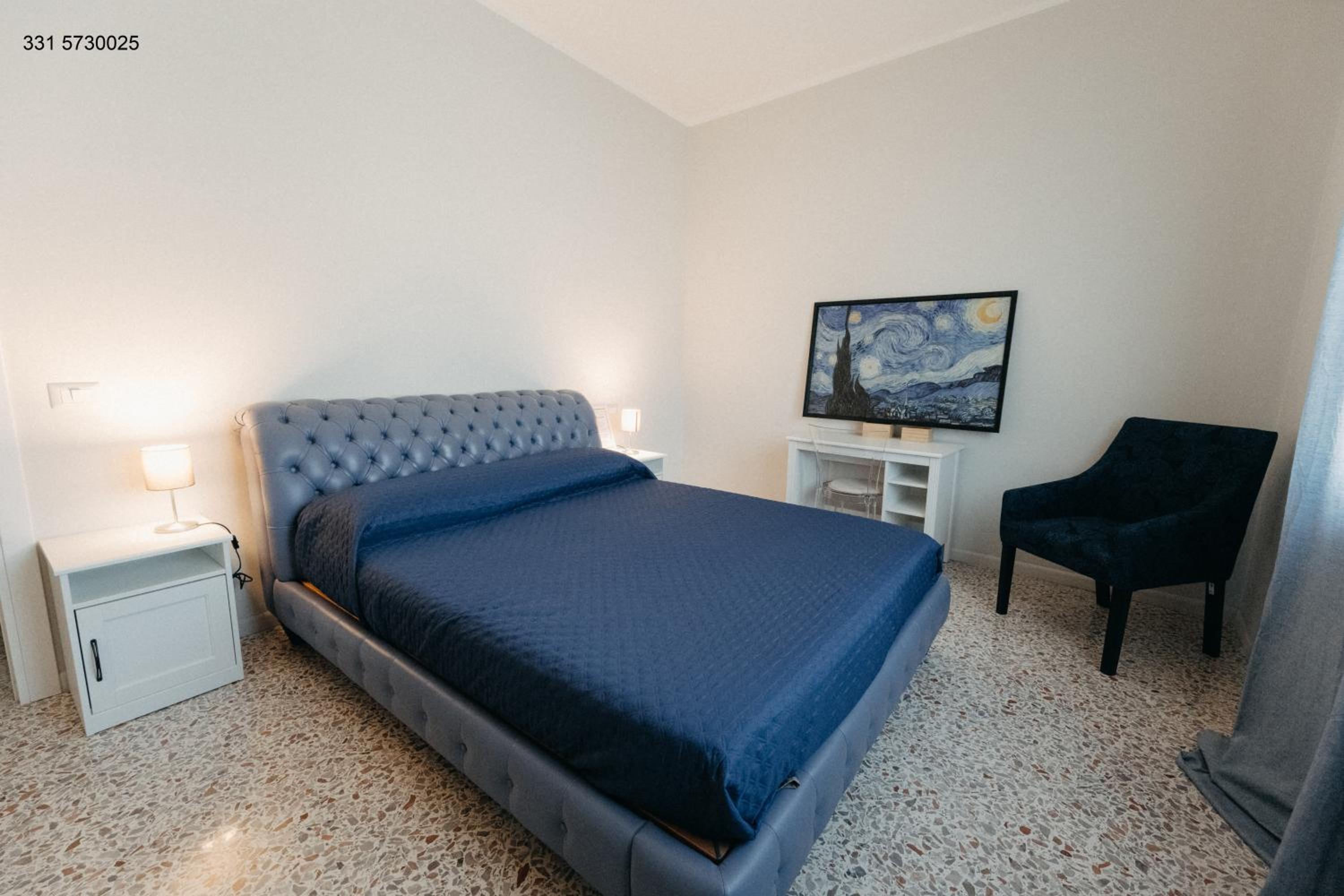 Standard Double Room - Photo 8