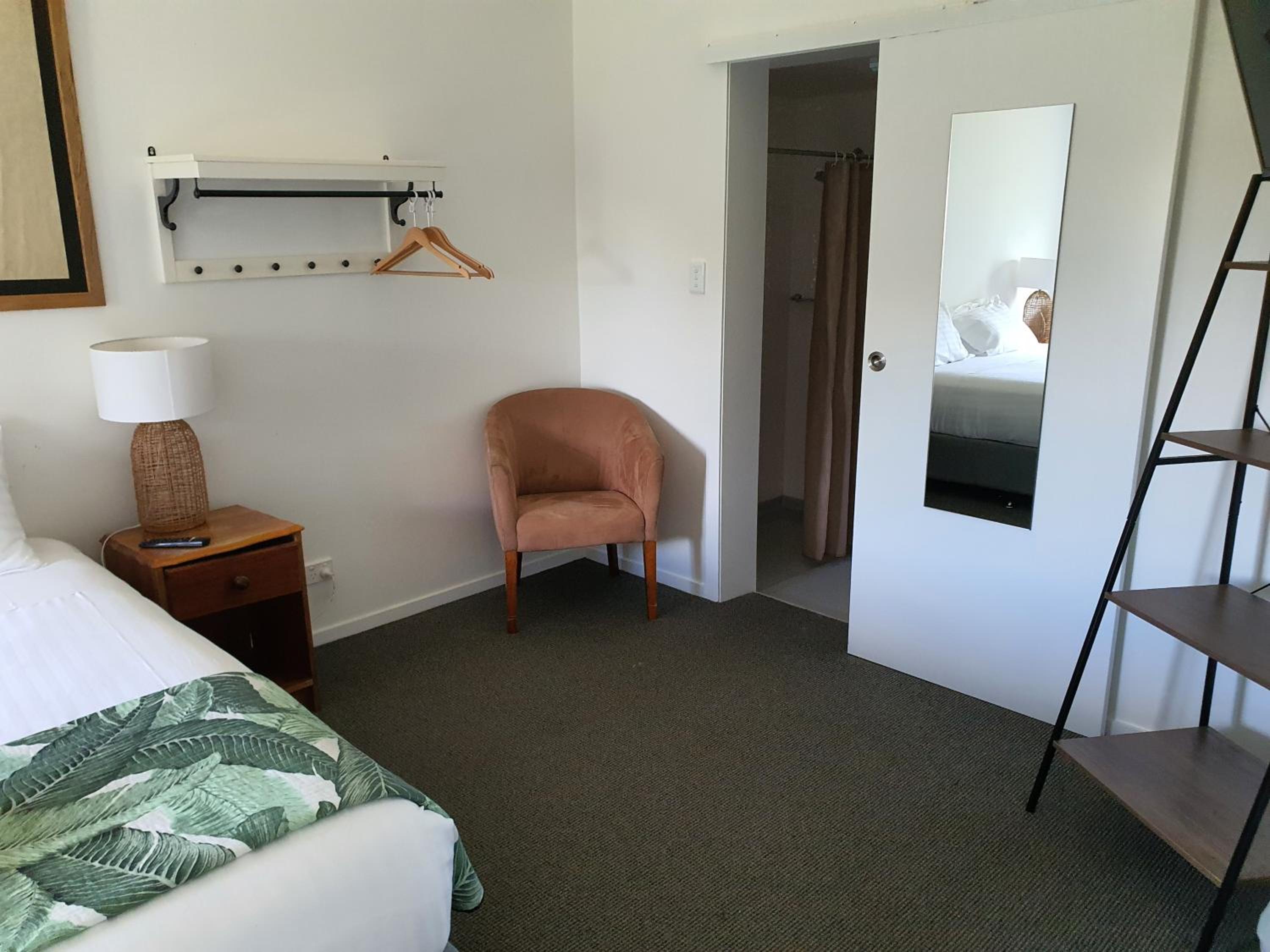 Studio Apartment photo 1