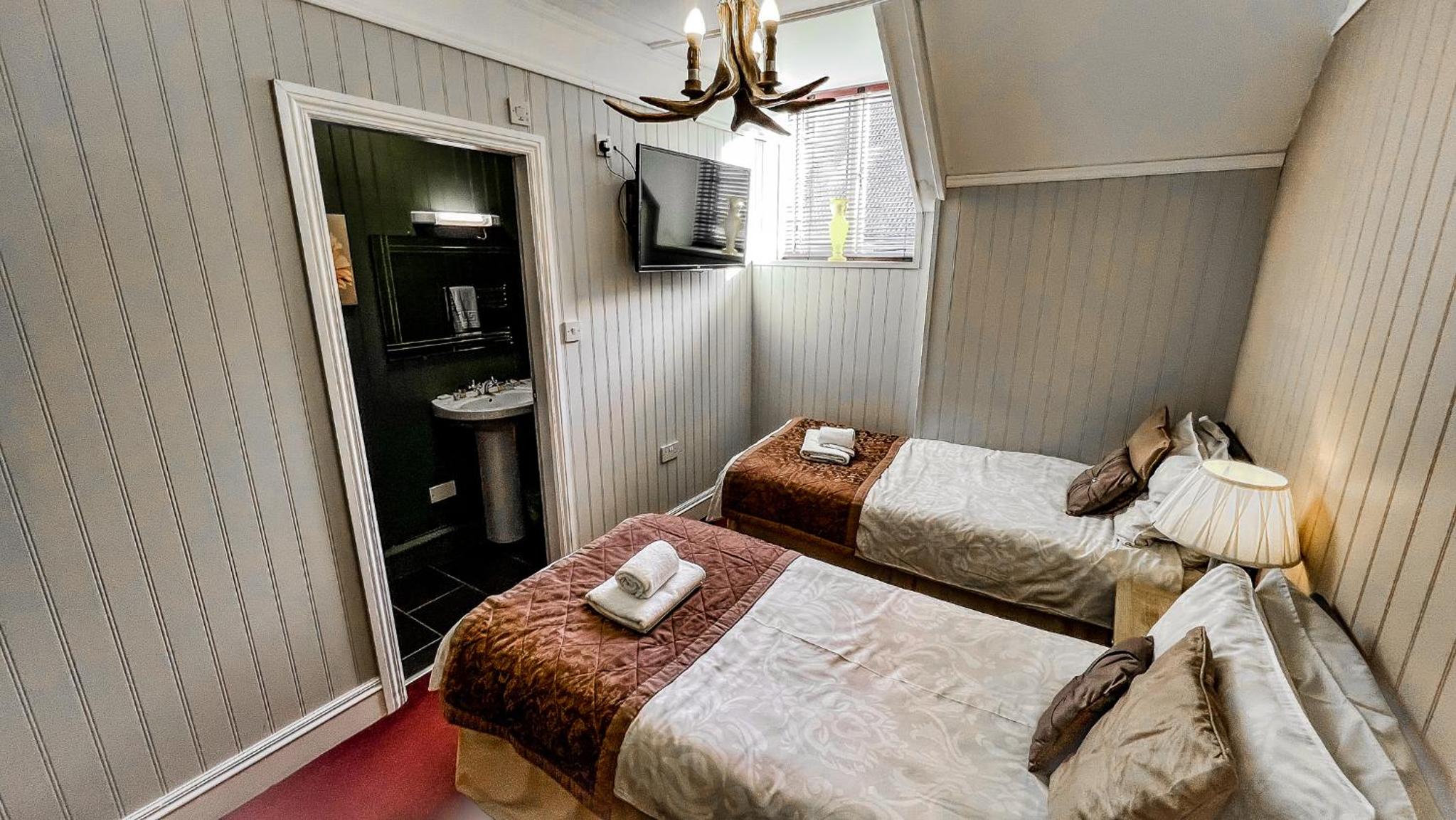 Standard Twin Room photo 3