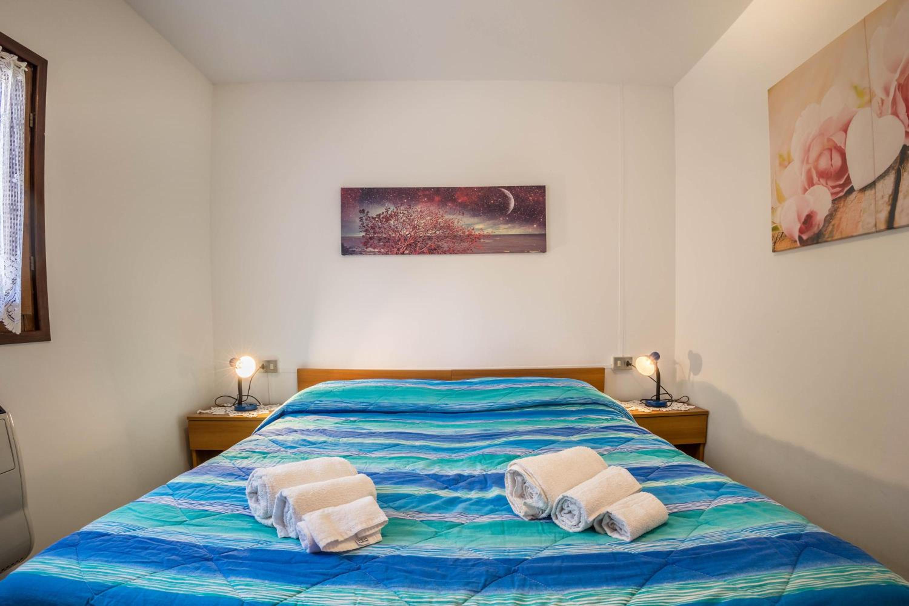 Two-Bedroom House photo 3