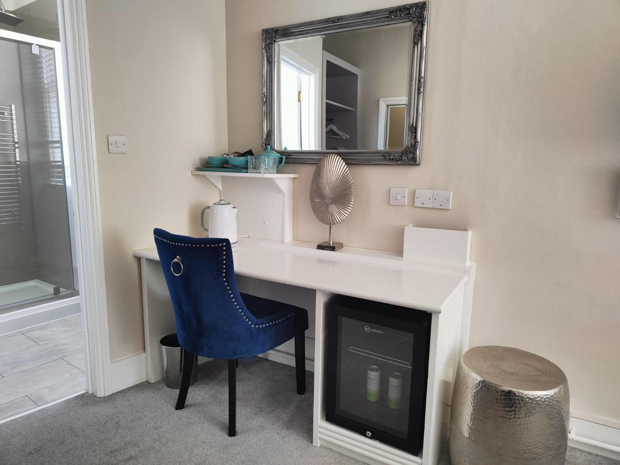 Deluxe Double Room with Shower photo 2