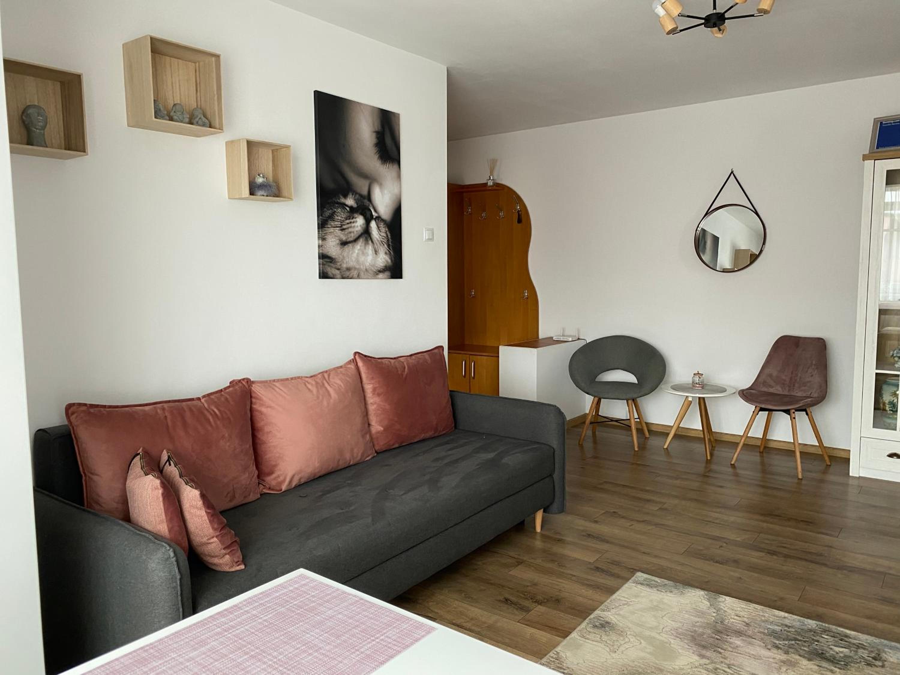 One-Bedroom Apartment - Photo 4
