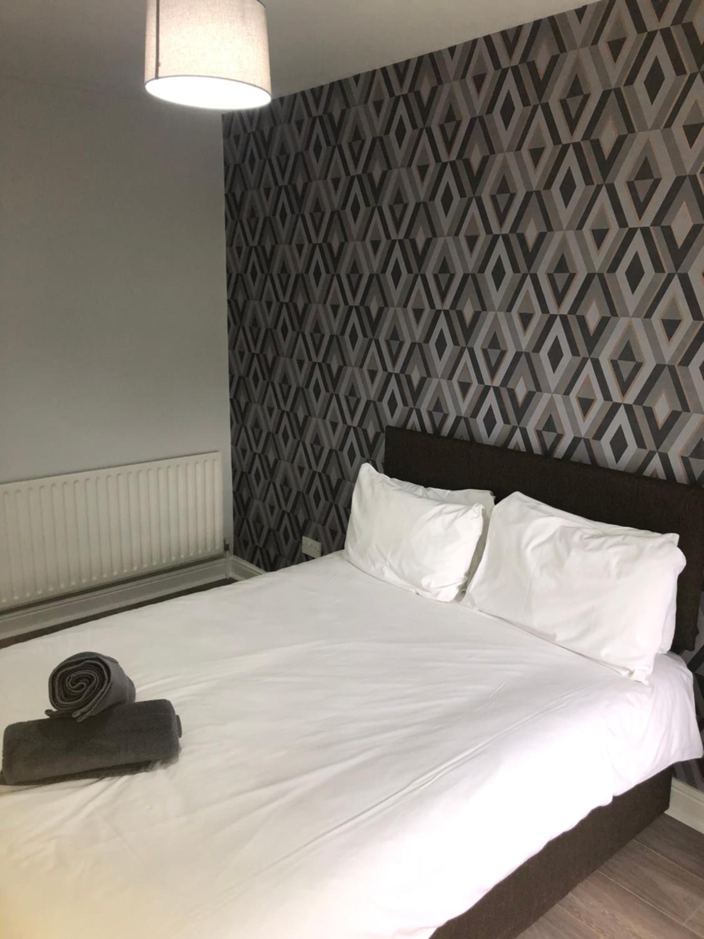 Budget Double Room - Photo 2